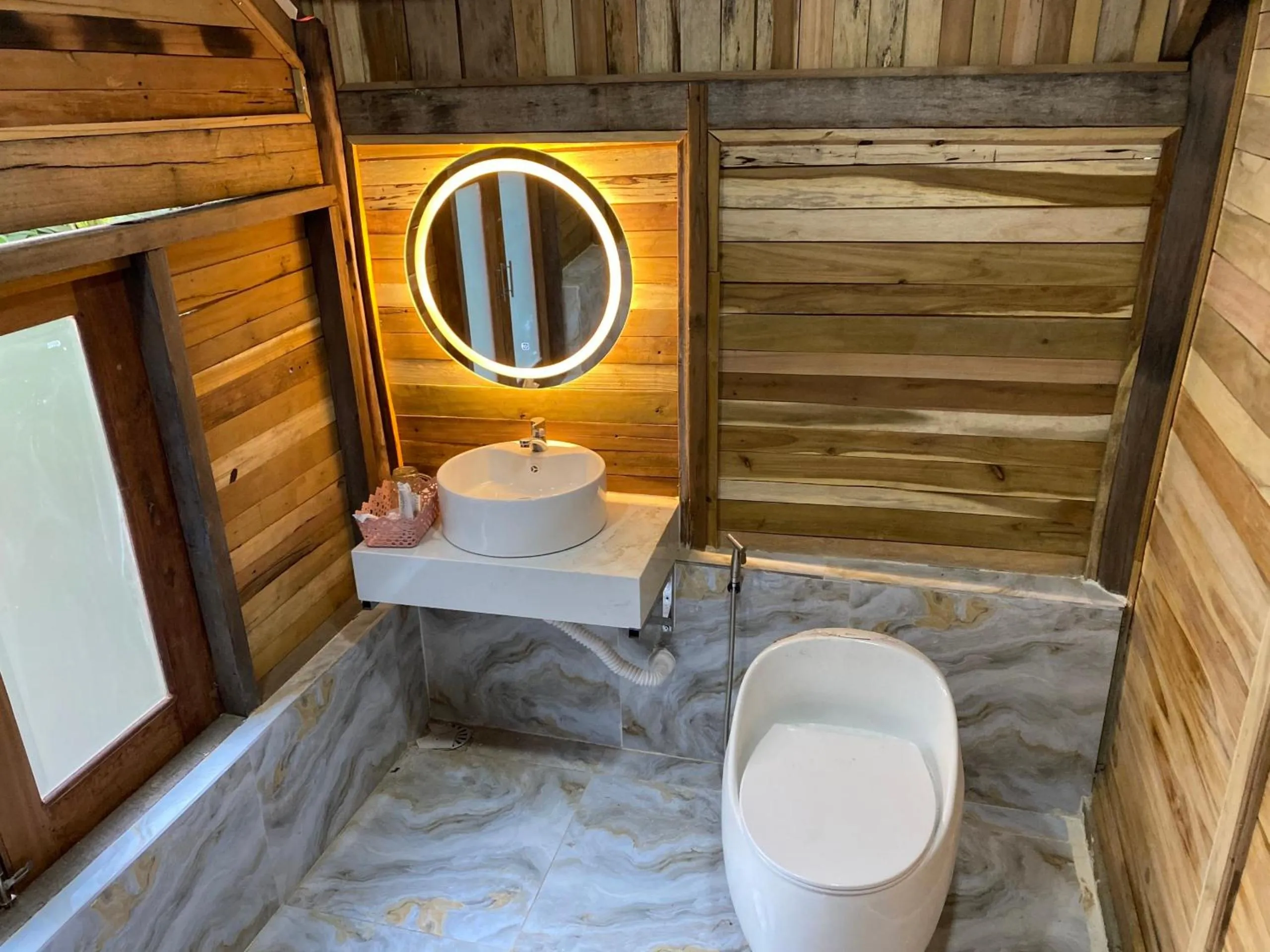 Toilet in Green Bamboo Lodge Resort