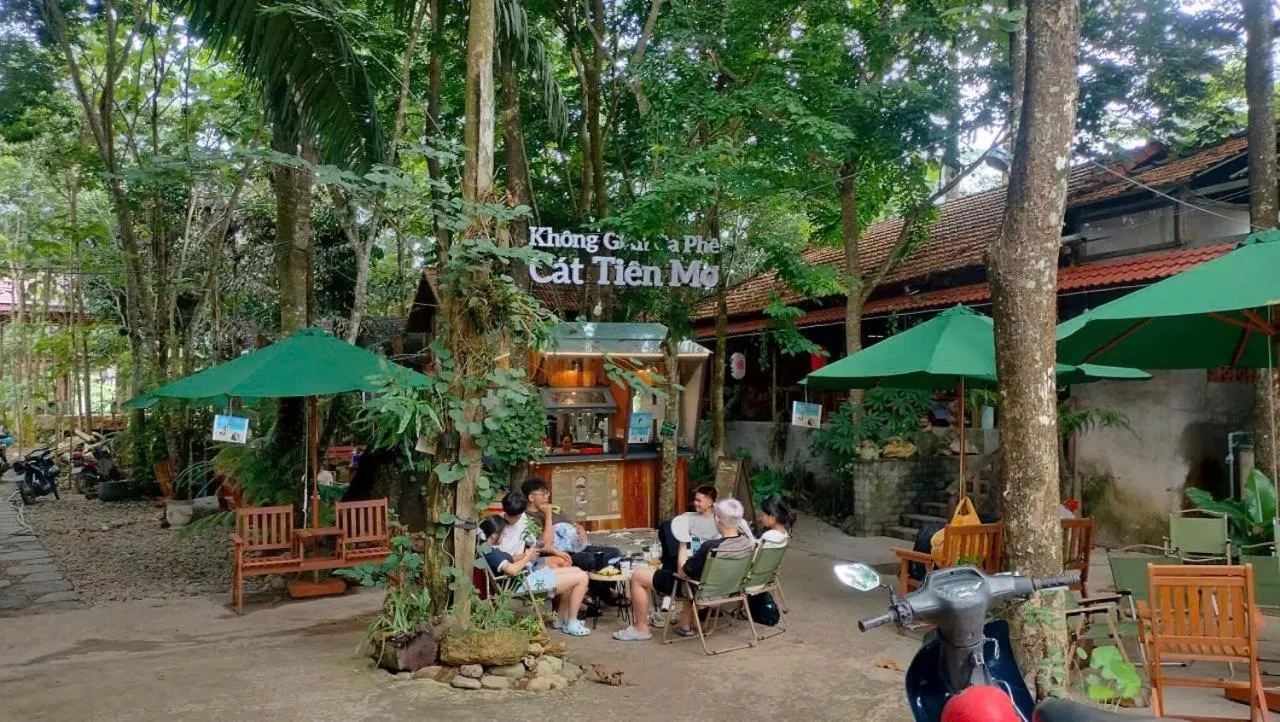 Day in Green Bamboo Lodge Resort