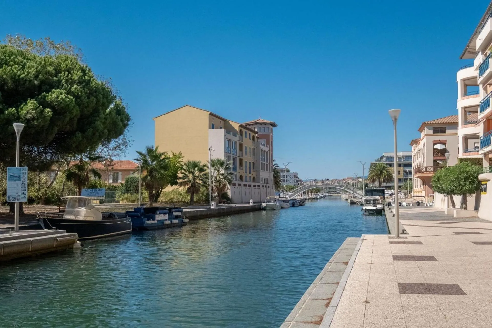 Neighbourhood in Hôtel Miléade Méditerranée - Port-Fréjus