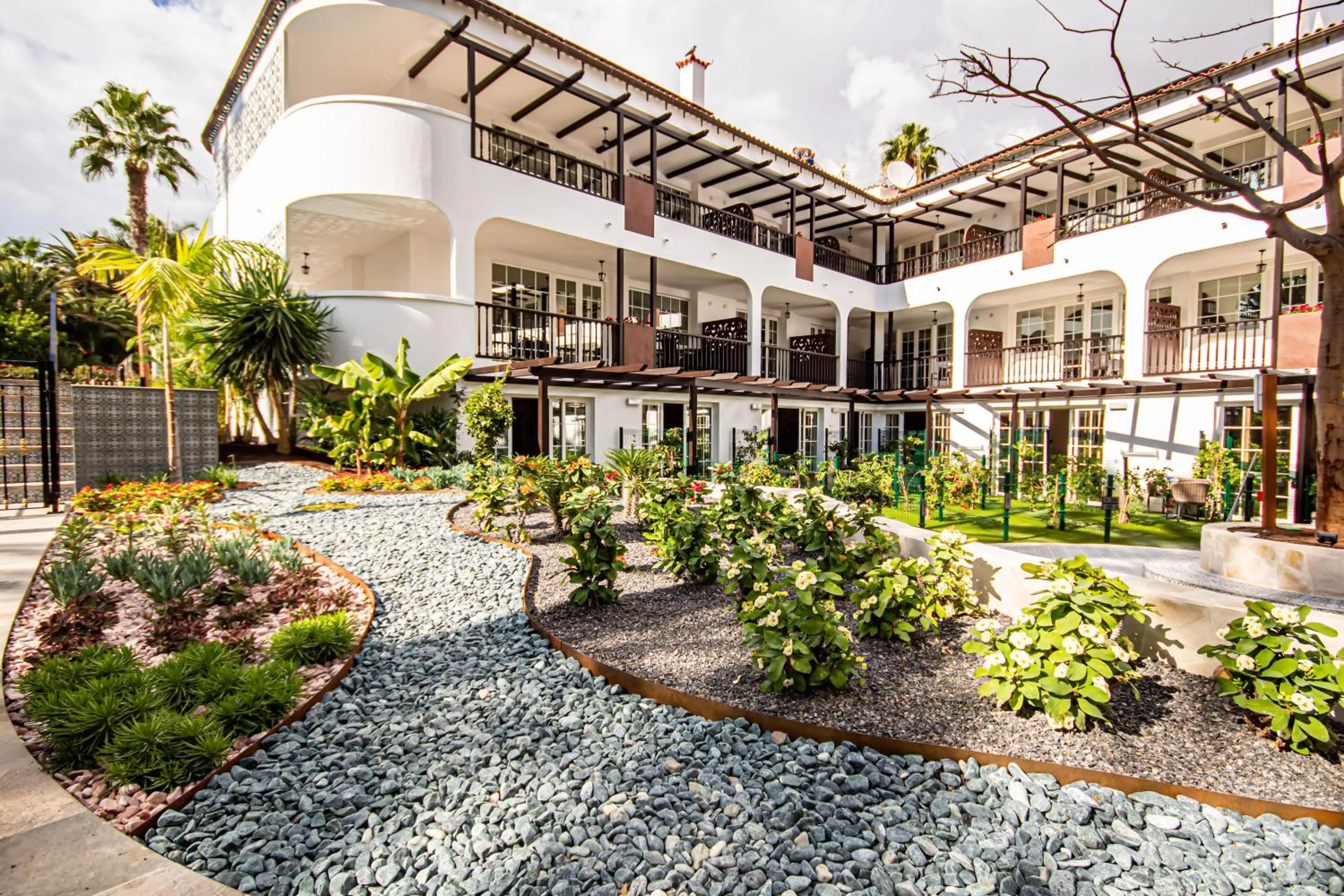 Property building in Eden Meloneras by TAM Resorts