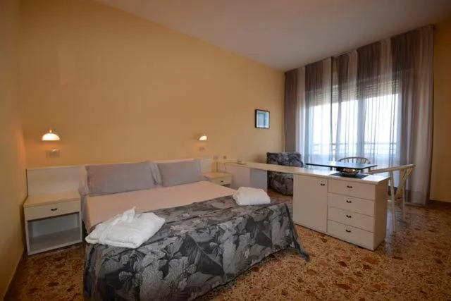 Bedroom, Bed in Hotel David