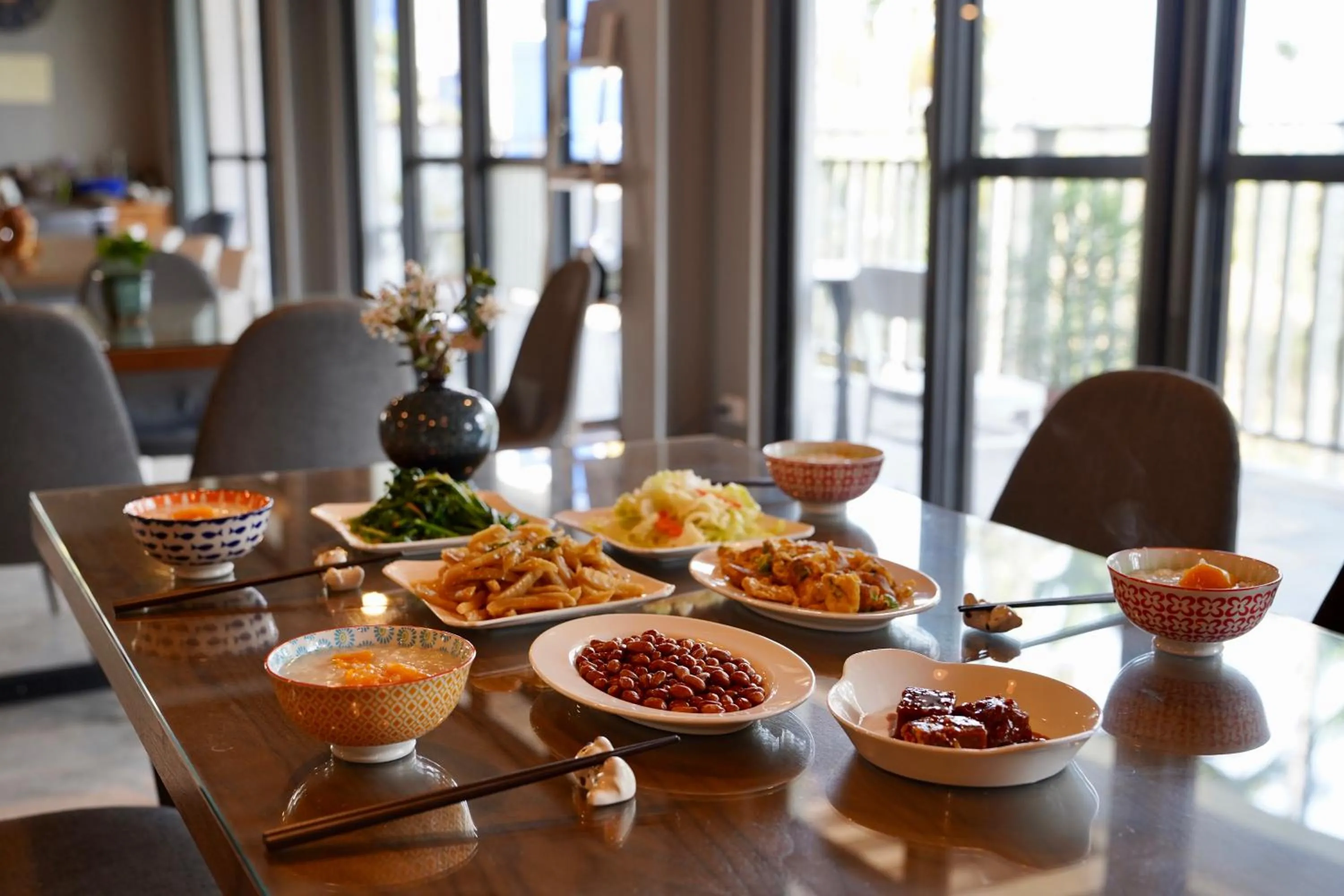 Restaurant/places to eat in MTNY Hotel