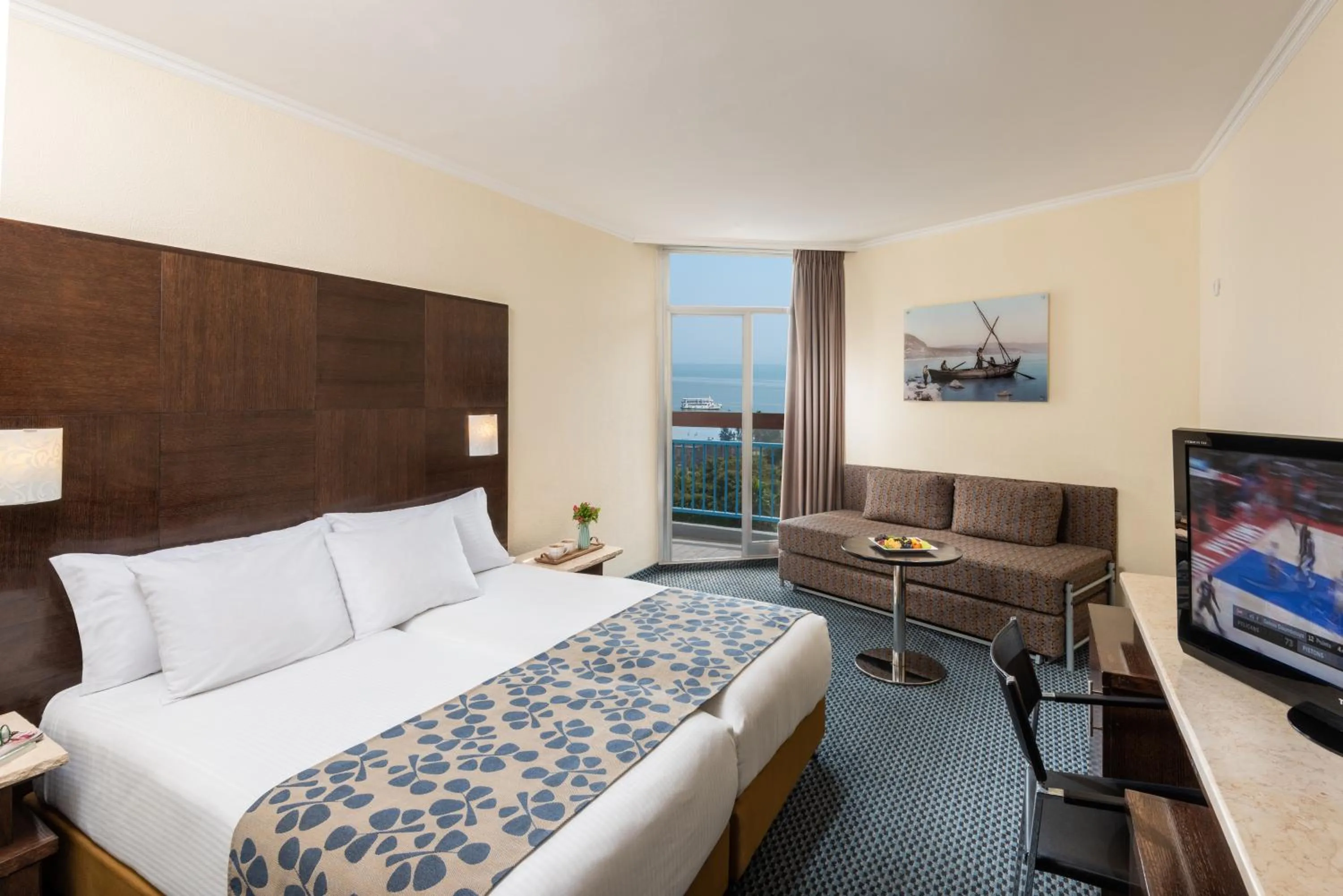 Balcony/Terrace, Bed in Leonardo Club Tiberias - All Inclusive