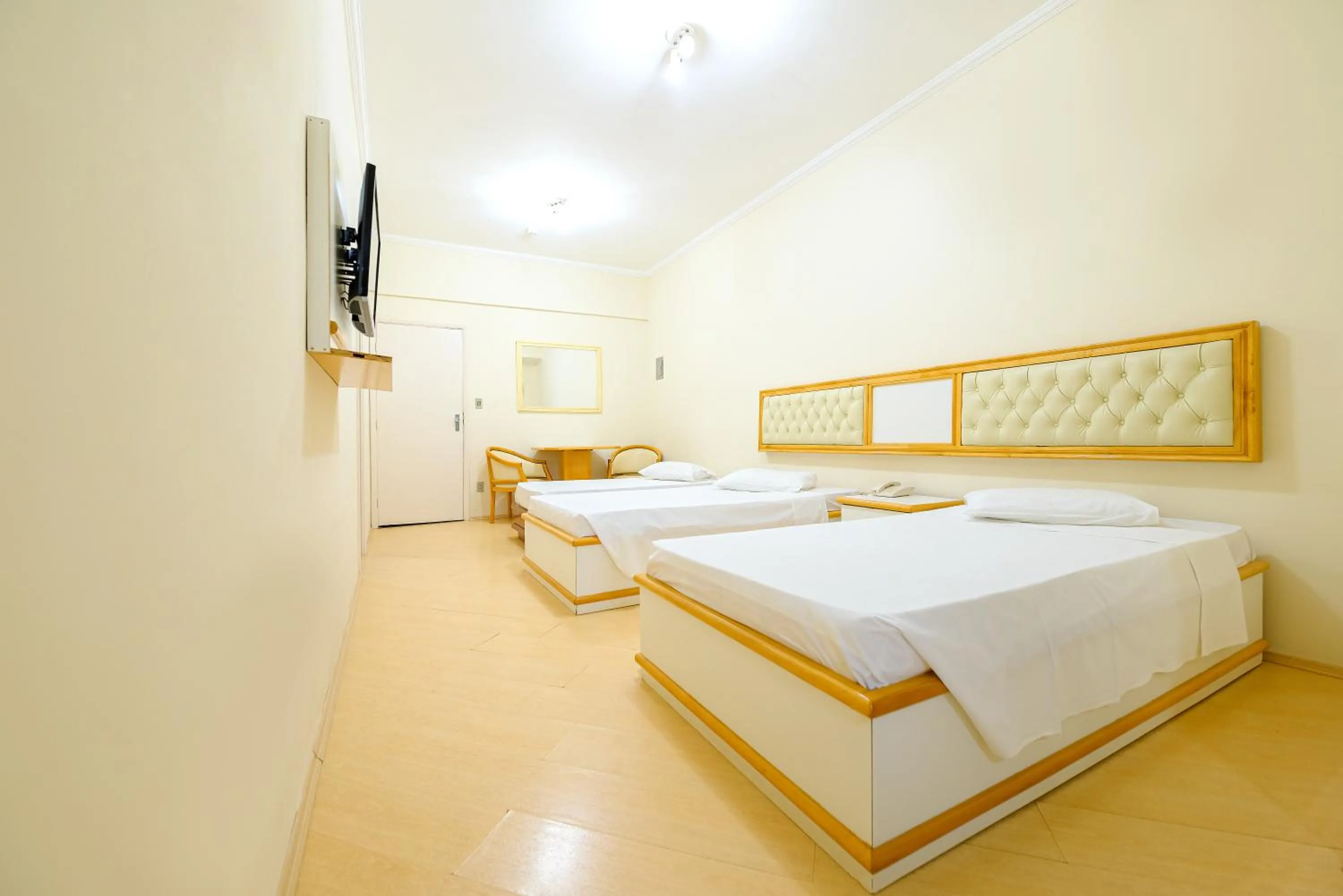 TV and multimedia, Bed in Rovi Plaza Hotel