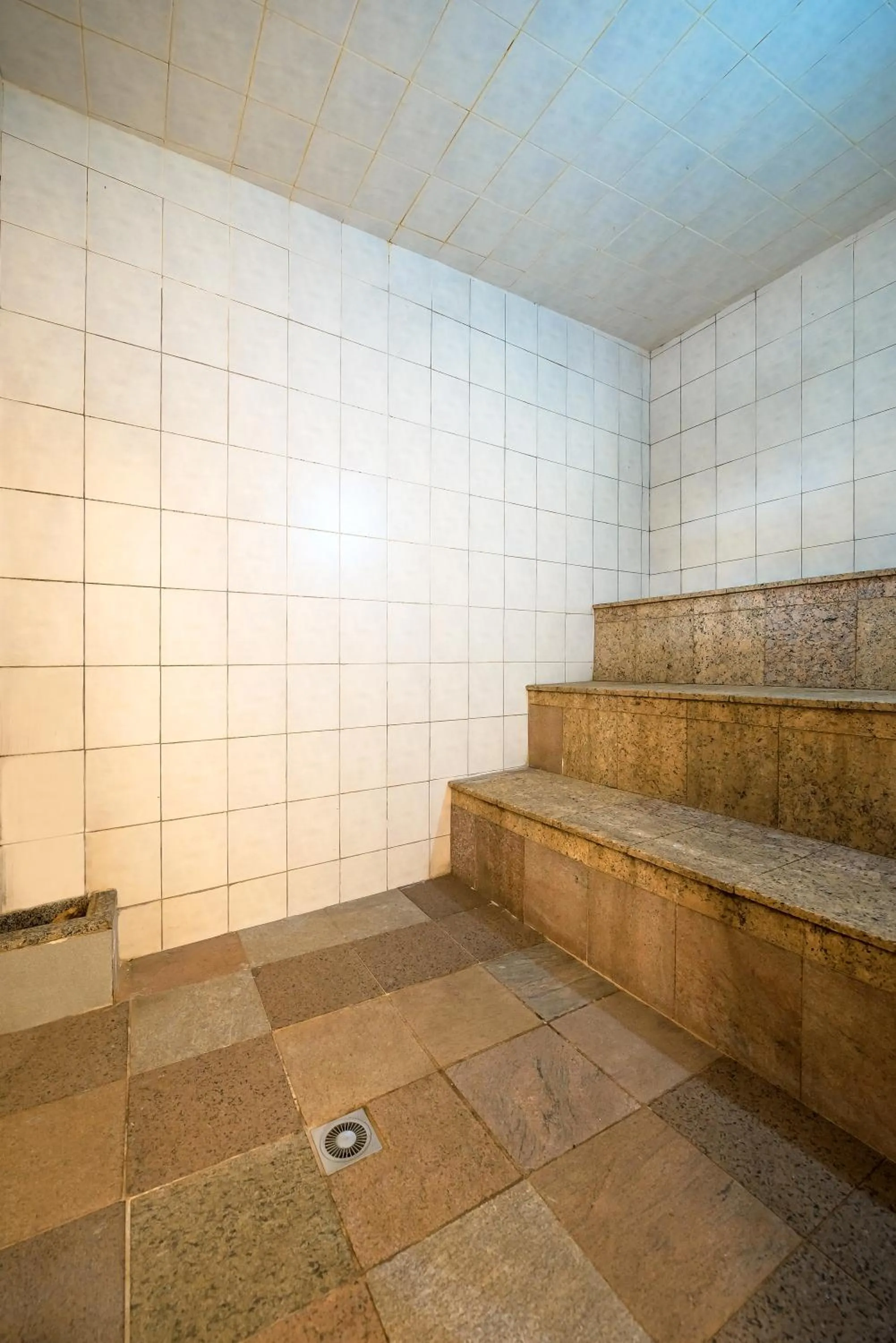 Sauna in Rovi Plaza Hotel