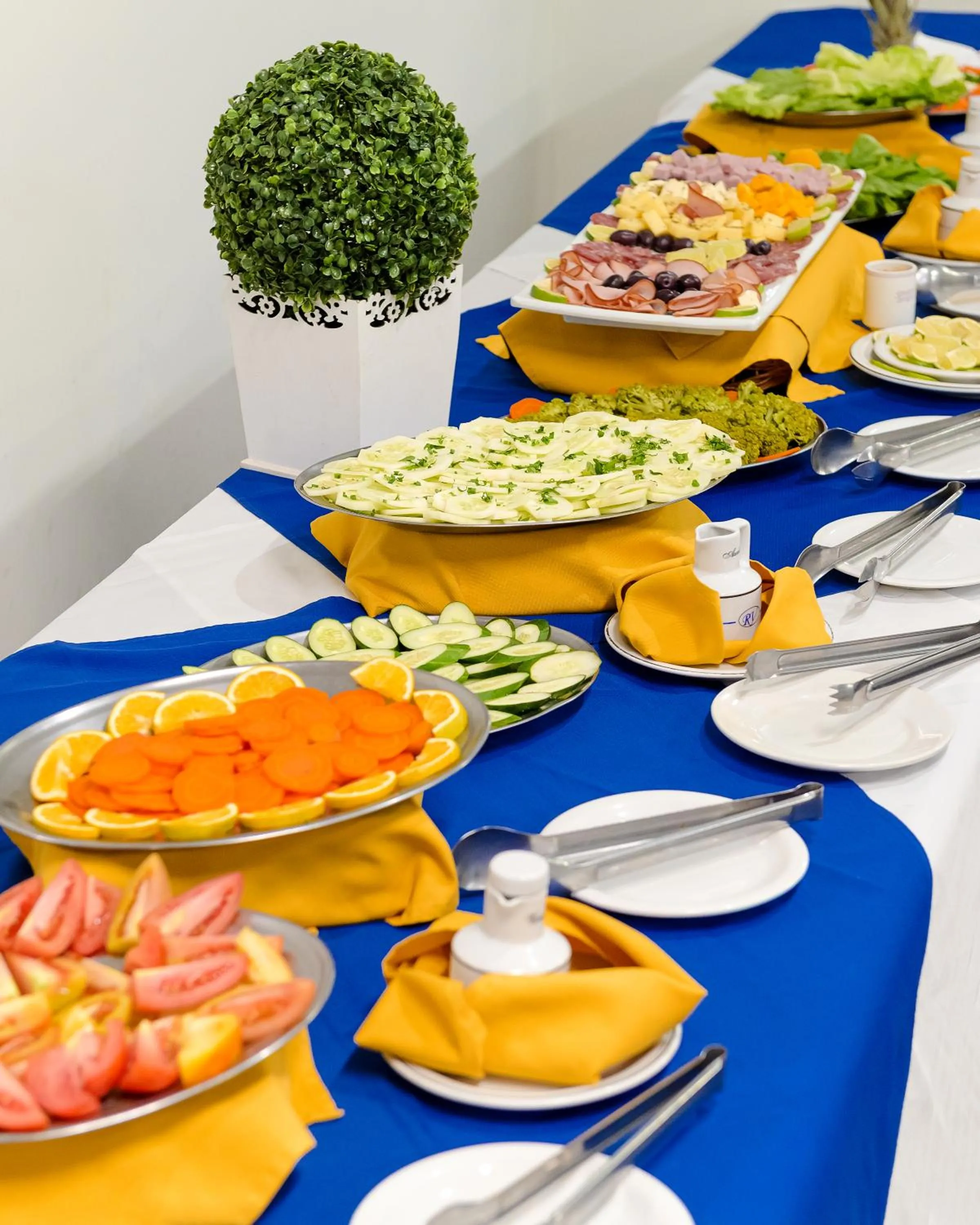 Food in Rovi Plaza Hotel