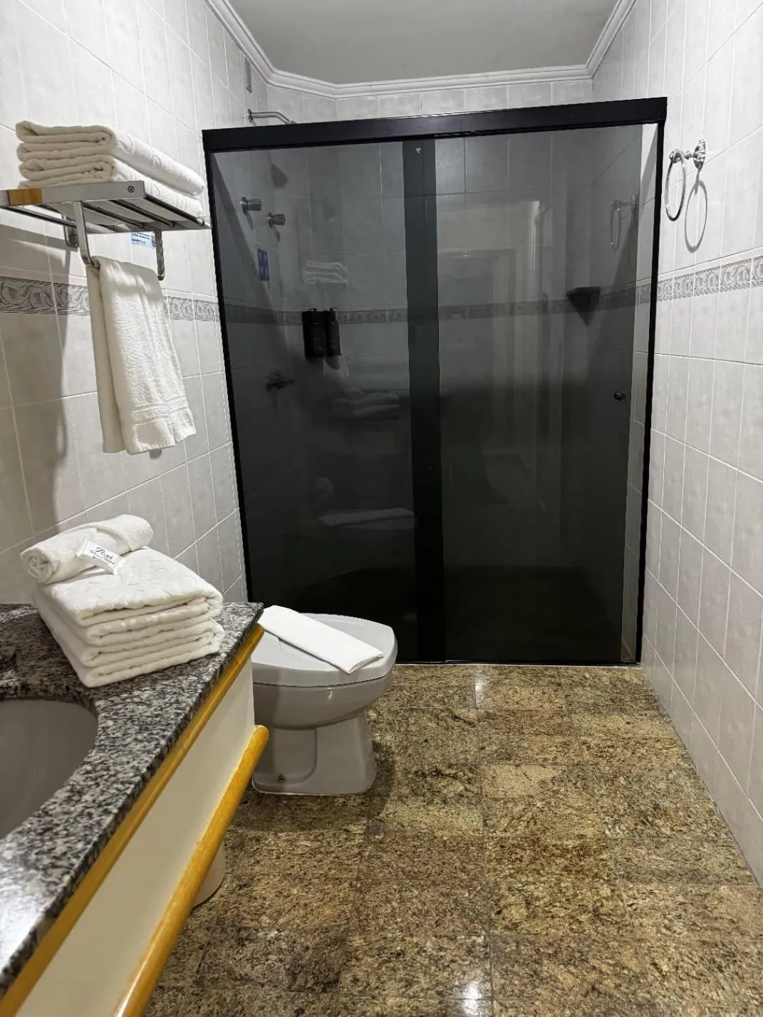 Bathroom in Rovi Plaza Hotel