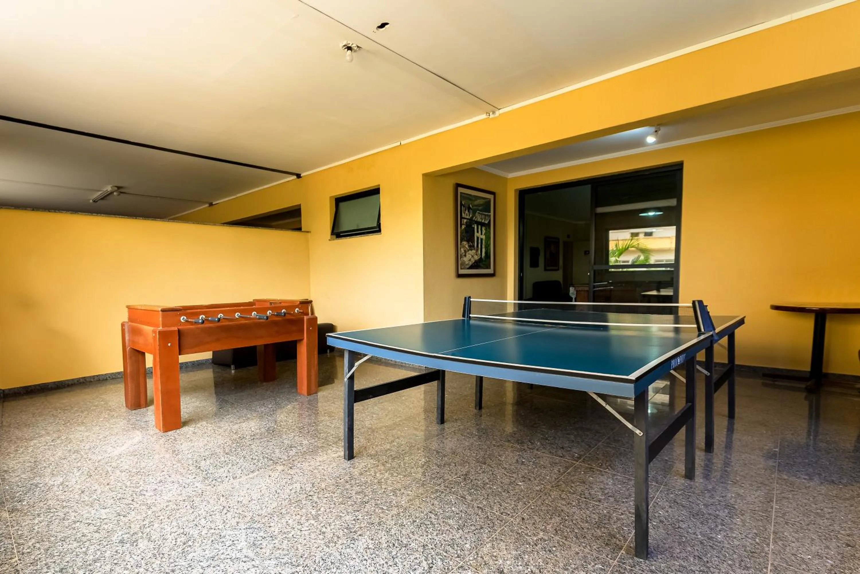 Game Room in Rovi Plaza Hotel
