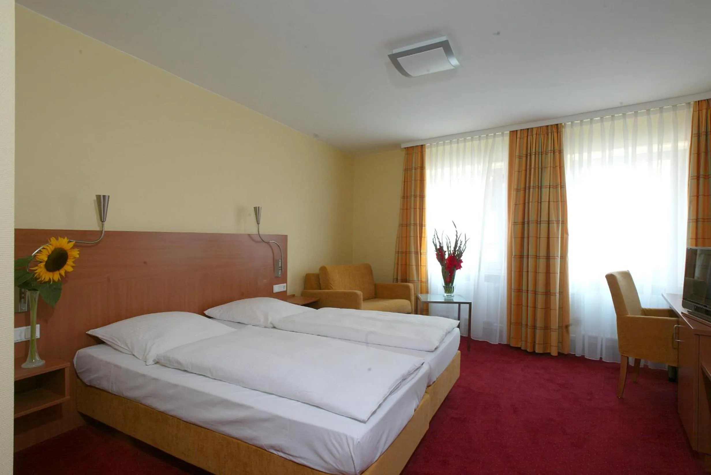 Bedroom, Bed in Hotel Mehl