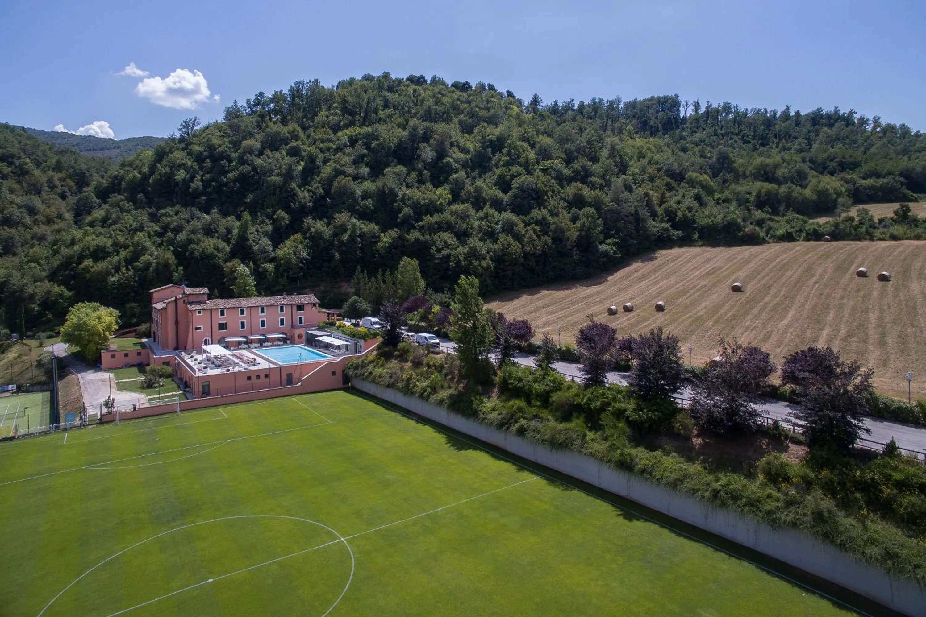 Facade/entrance in La Reggia Sporting Center Hotel