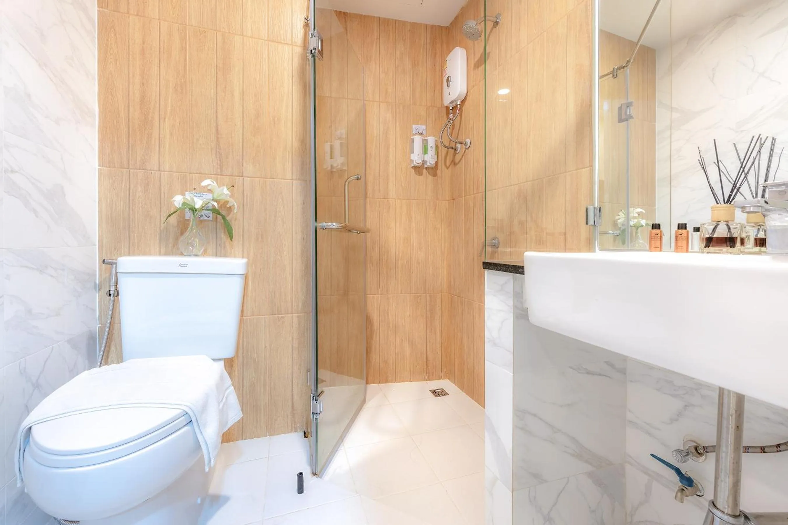 Bathroom in Tori Prestige Bangkok Hotel