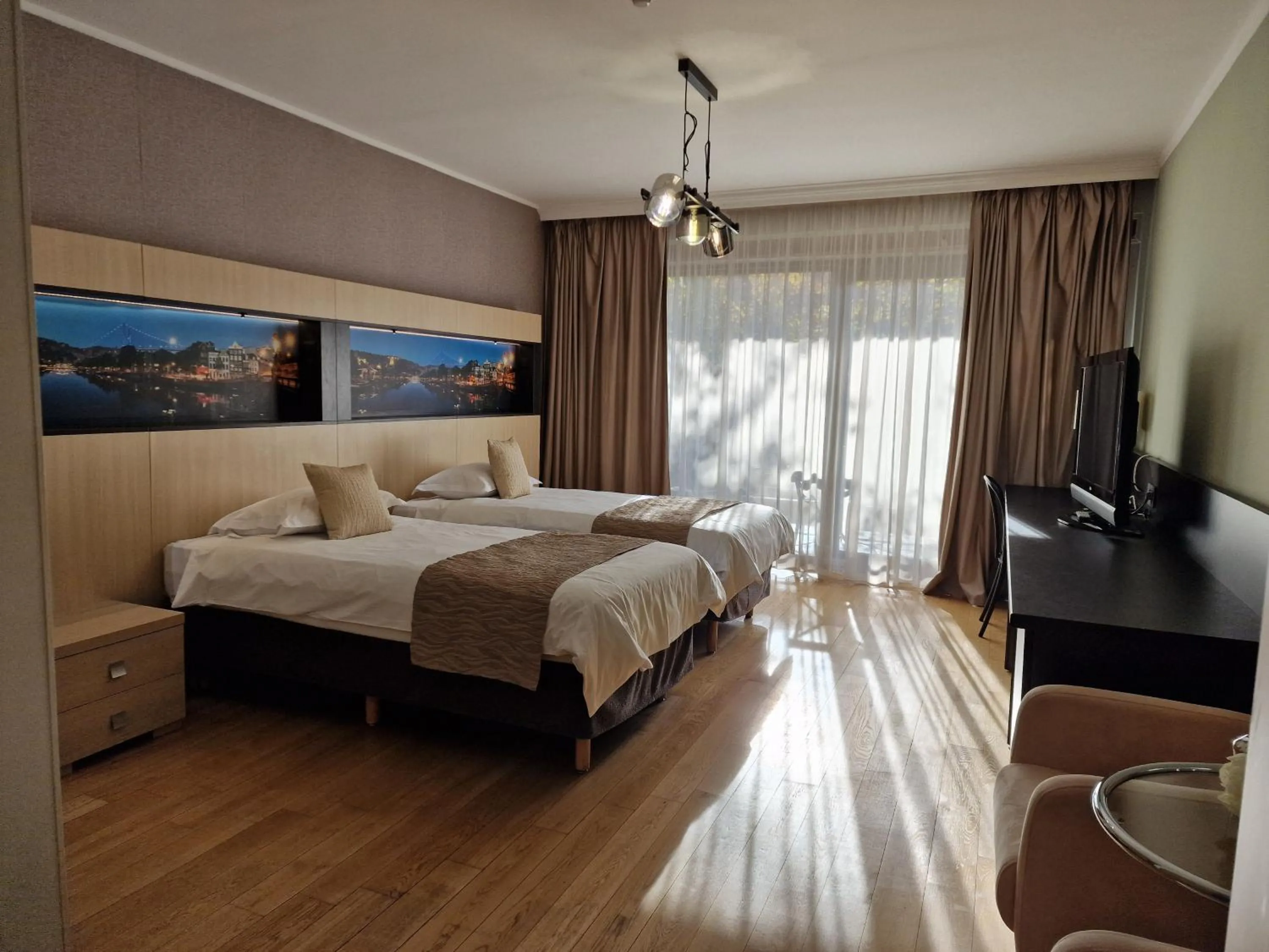 Living room, Bed in Hotel Sunny Hill