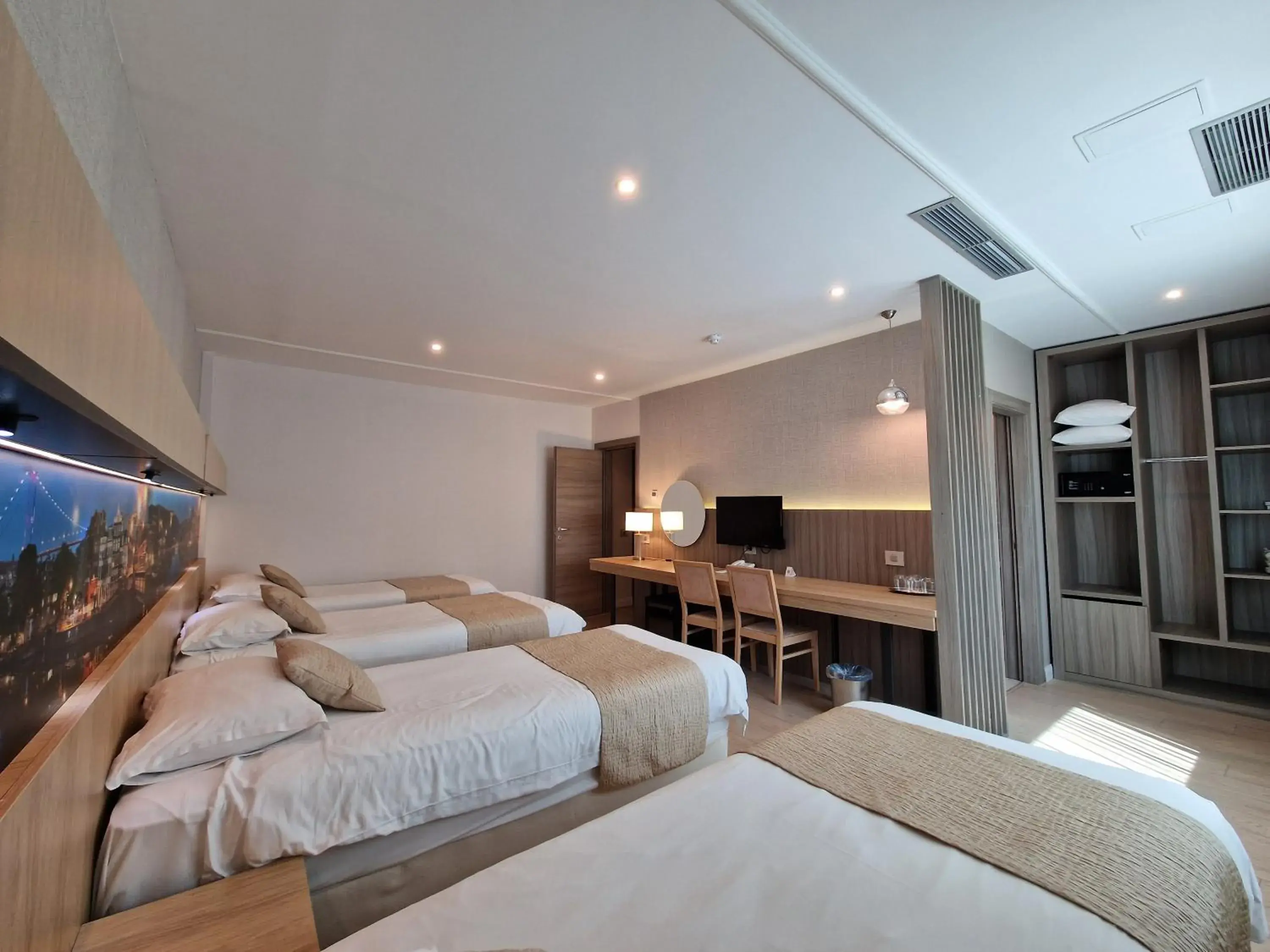 Comfort Quadruple Room in Hotel Sunny Hill Comfort Quadruple Room in Hotel Sunny Hill