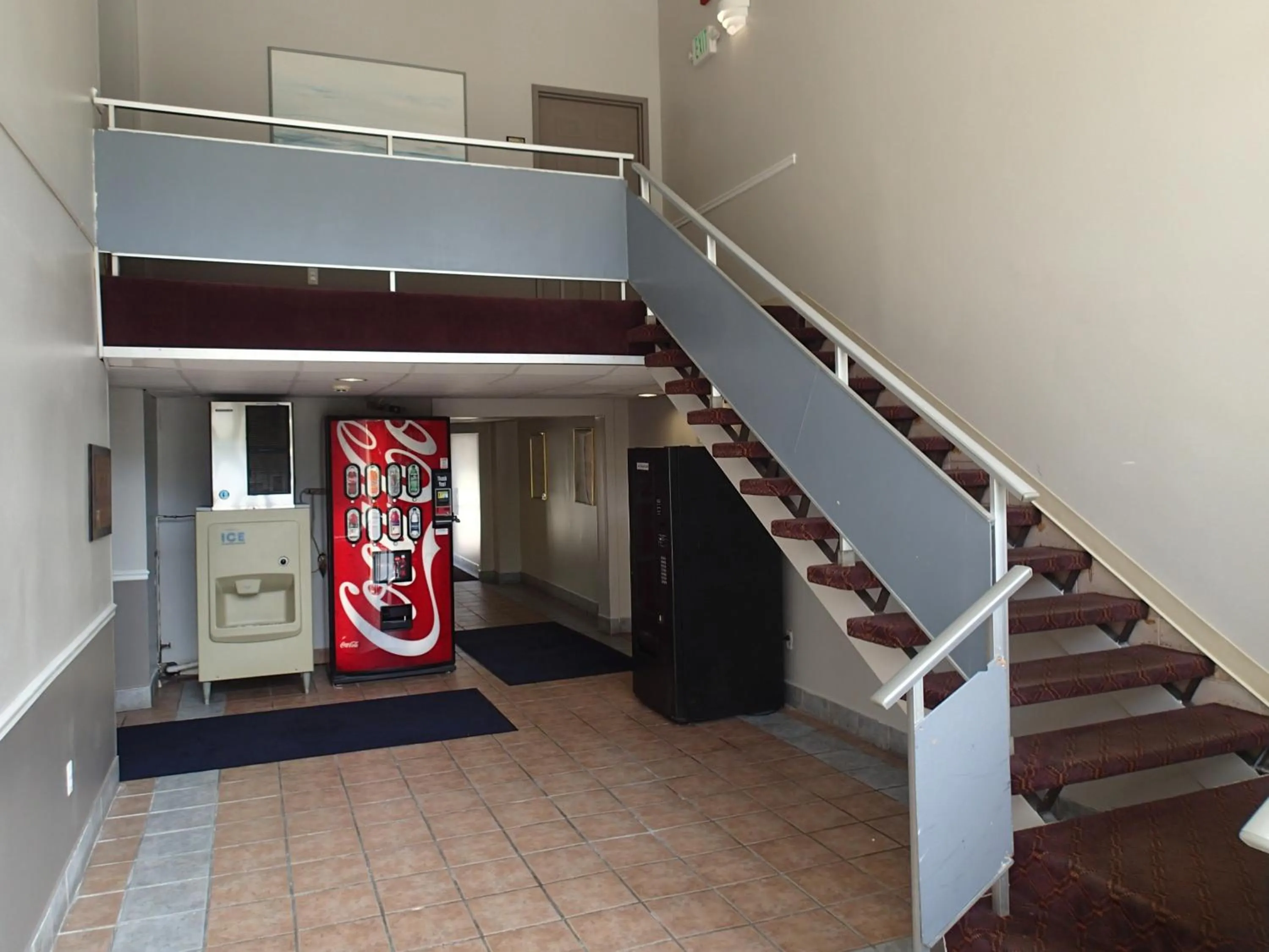 Other in Crystal Inn - Neptune