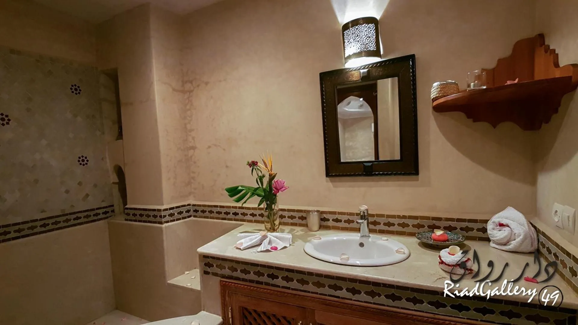 Bathroom in Riad Gallery 49 & Spa