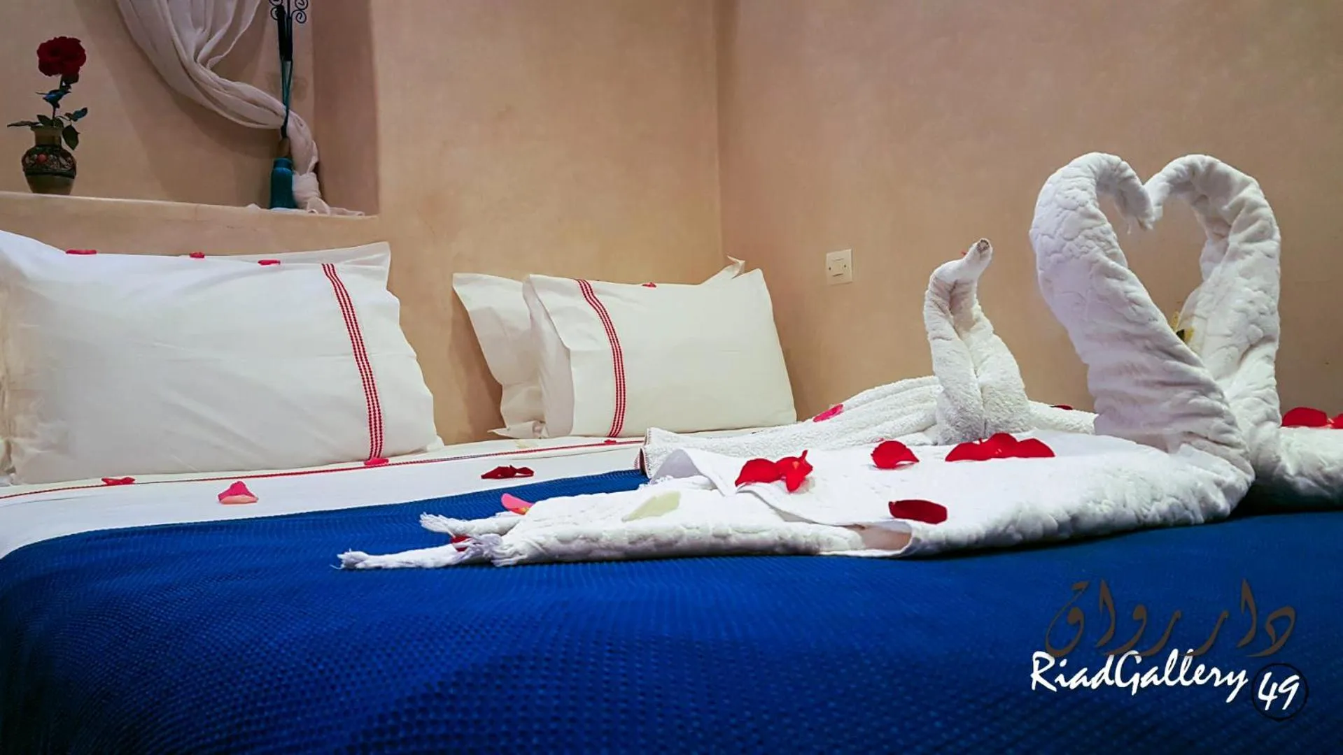 Bedroom, Bed in Riad Gallery 49 & Spa