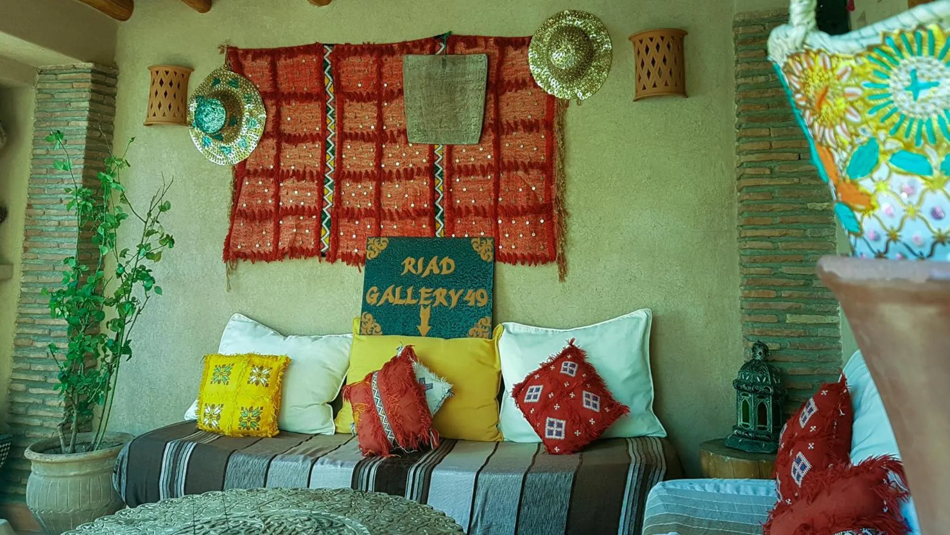 Logo/Certificate/Sign in Riad Gallery 49 & Spa