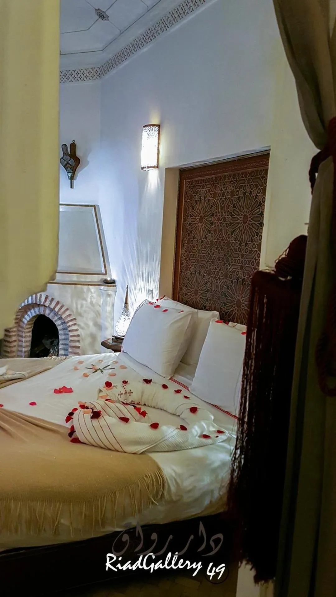 Photo of the whole room, Bed in Riad Gallery 49 & Spa
