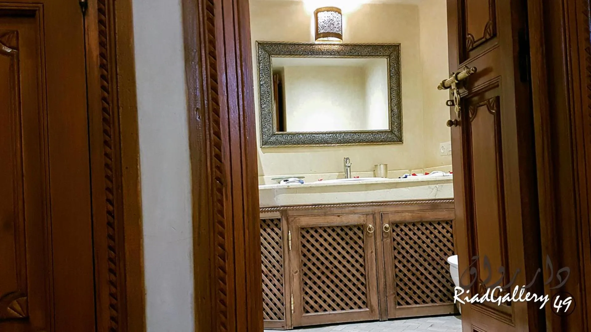 Bathroom in Riad Gallery 49 & Spa