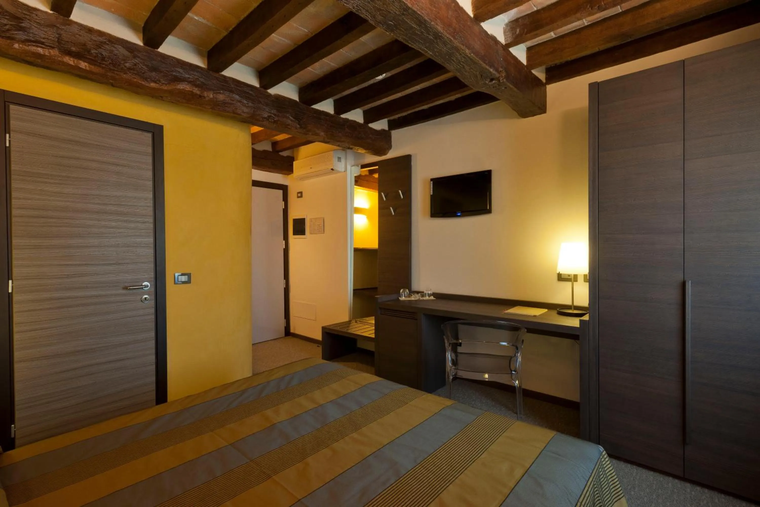 Bed in Locanda Sant'Ambrogio