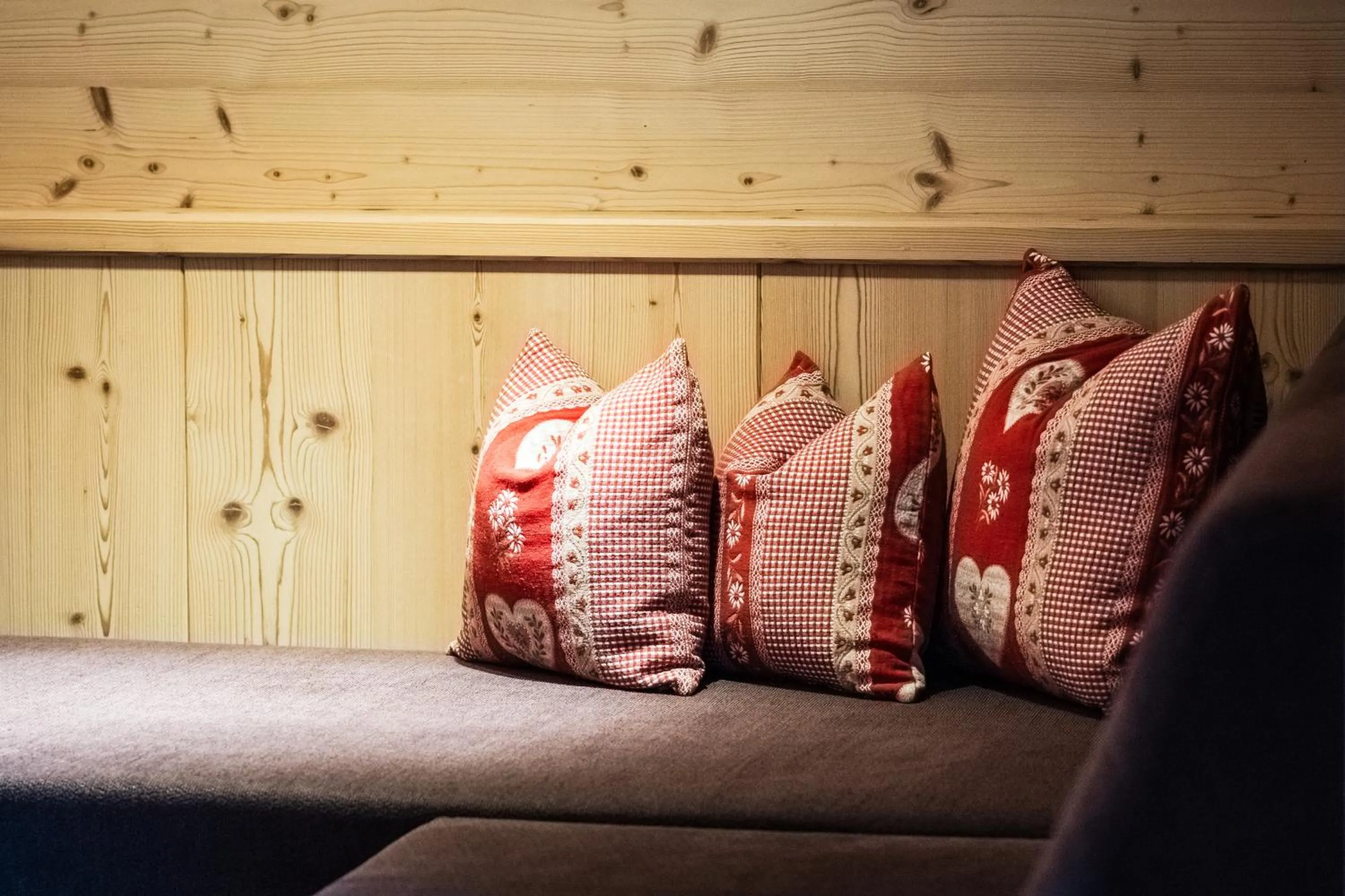 Seating area, Bed in Hotel Arnaria