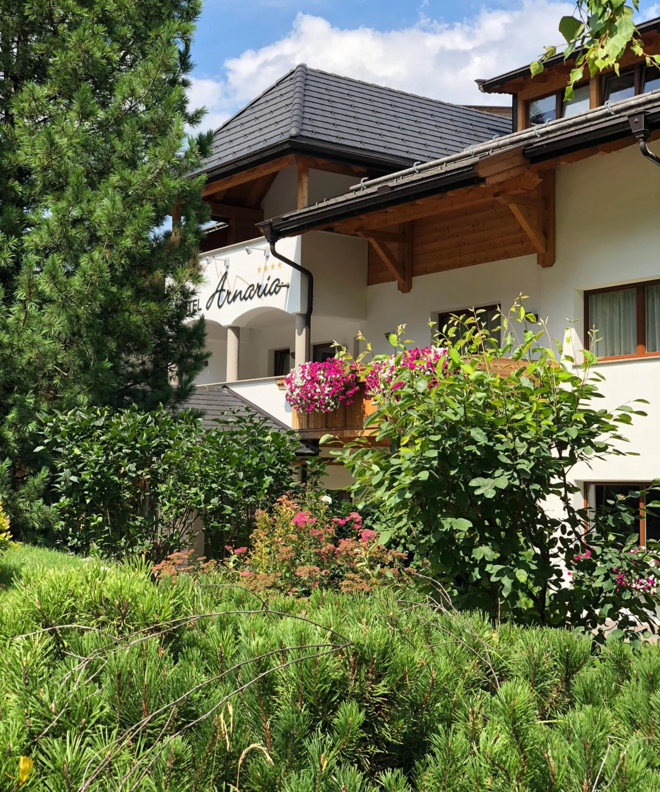 Facade/entrance in Hotel Arnaria