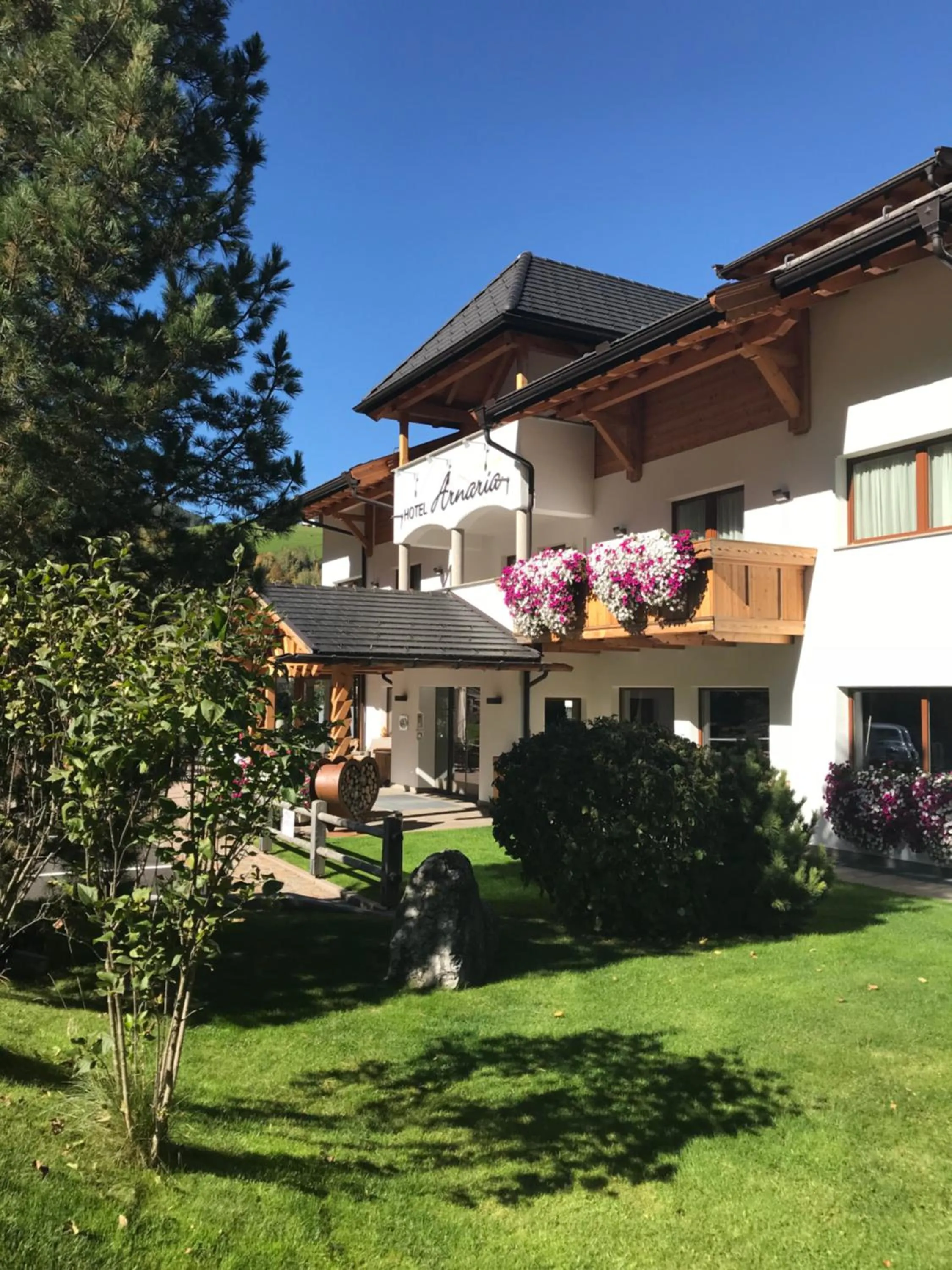 Facade/entrance in Hotel Arnaria