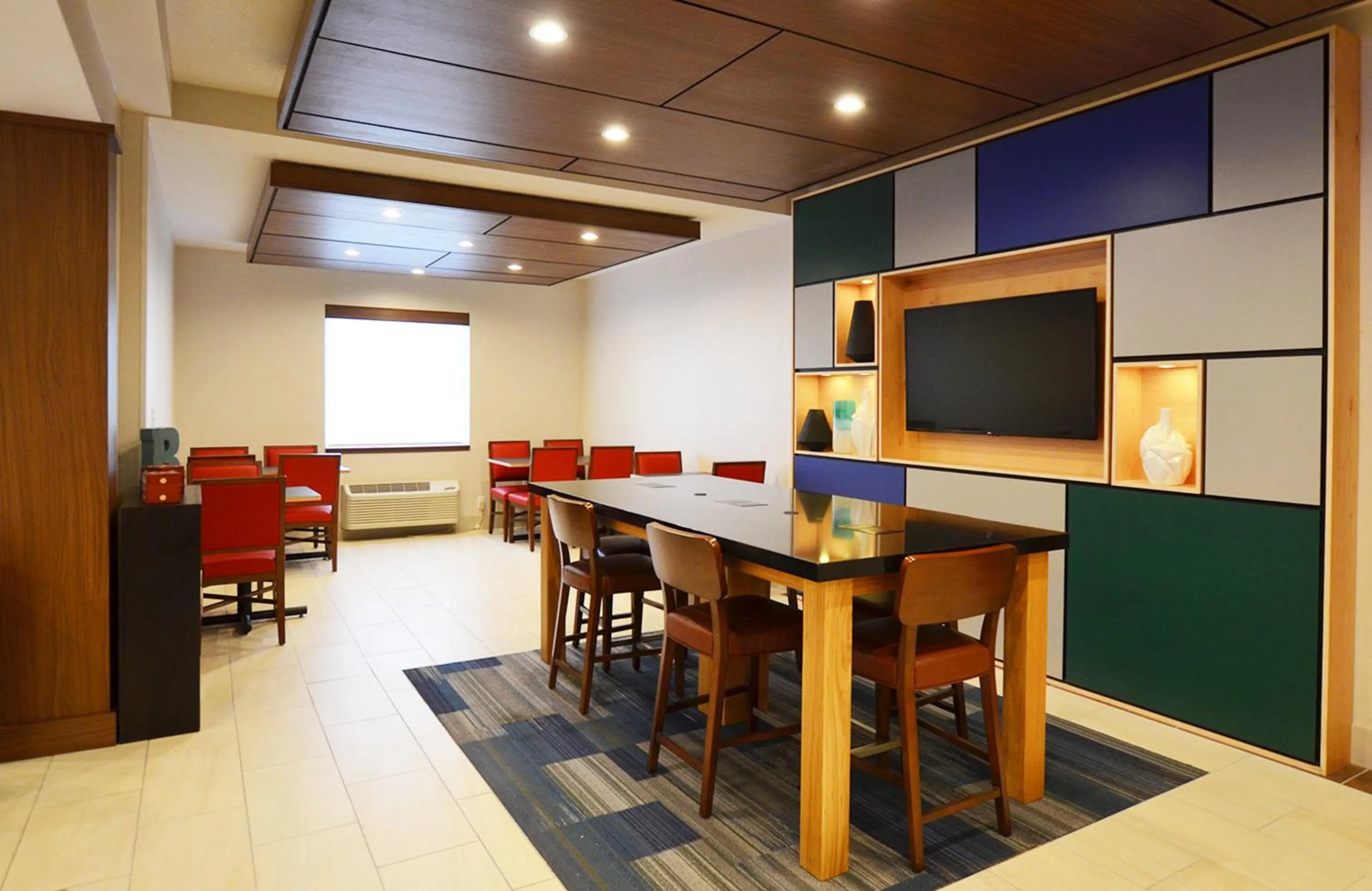 Breakfast in Holiday Inn Express Pittsburgh-Bridgeville by IHG