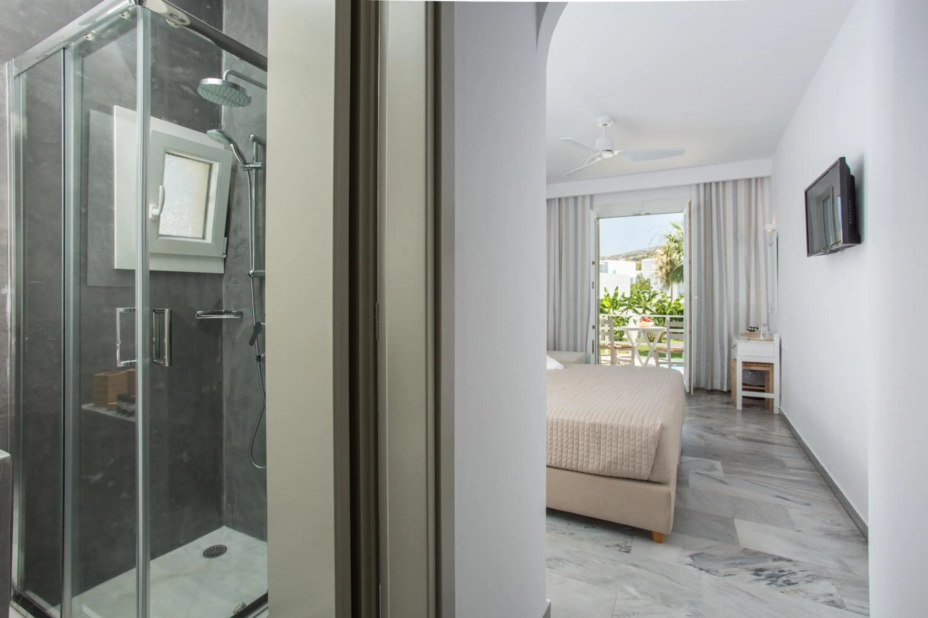 Shower in Polos Hotel Paros