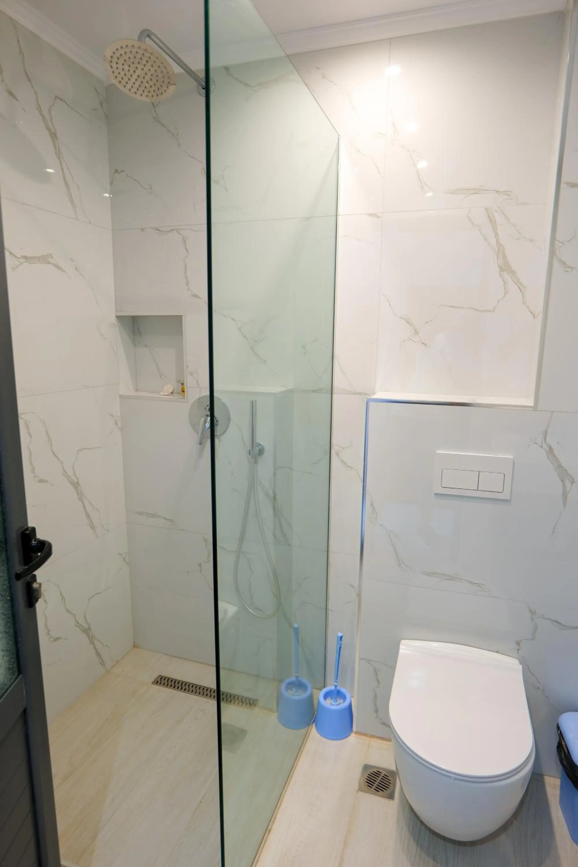 Shower in Hotel Emblem