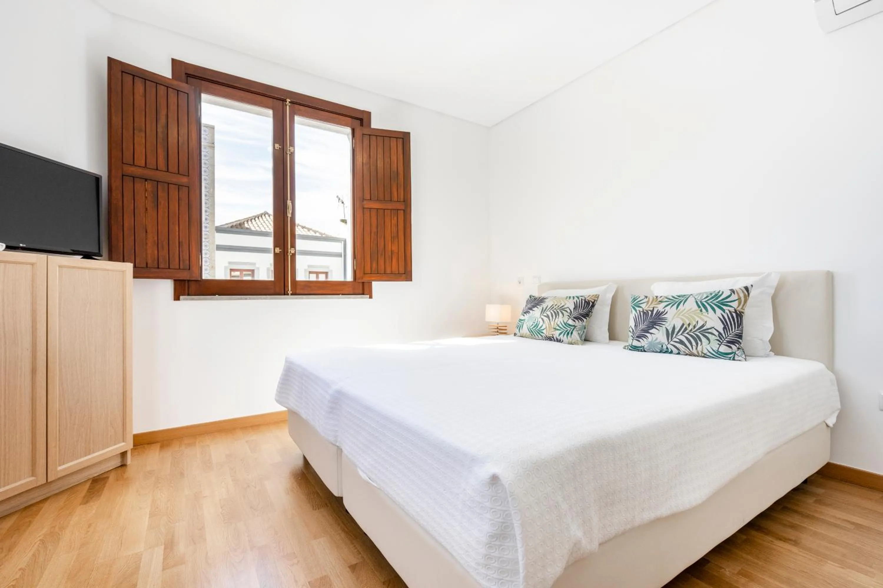 Bedroom, Bed in Apartamento 1º de Maio