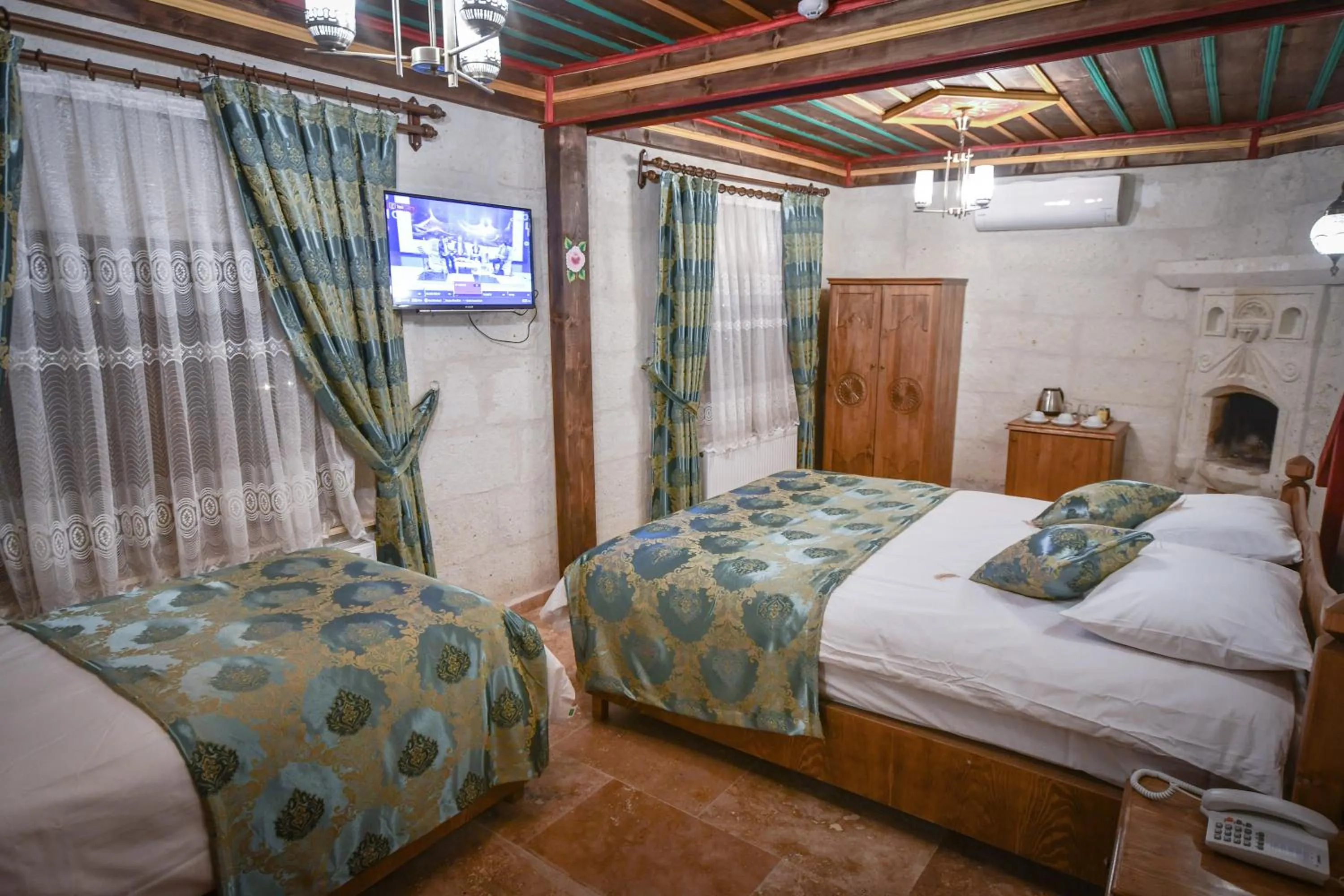 Photo of the whole room, Bed in Cappadocia sightseeing Hotel