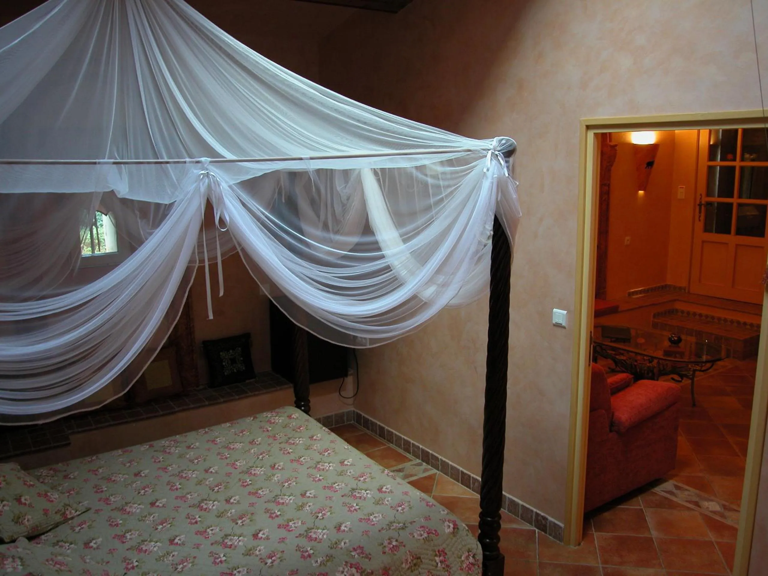 Photo of the whole room, Bed in Le Mazet de la Dame