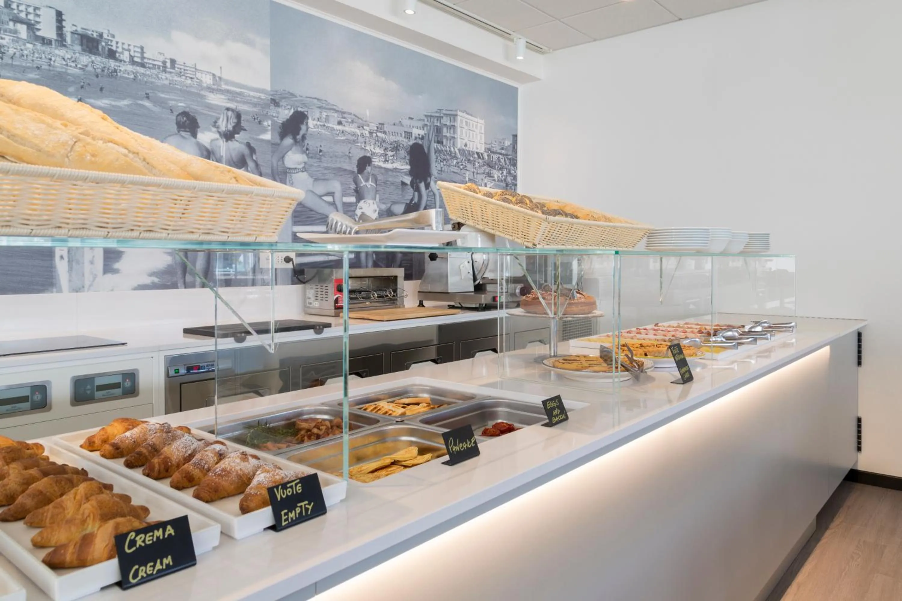 Buffet breakfast in Hotel Imperiale