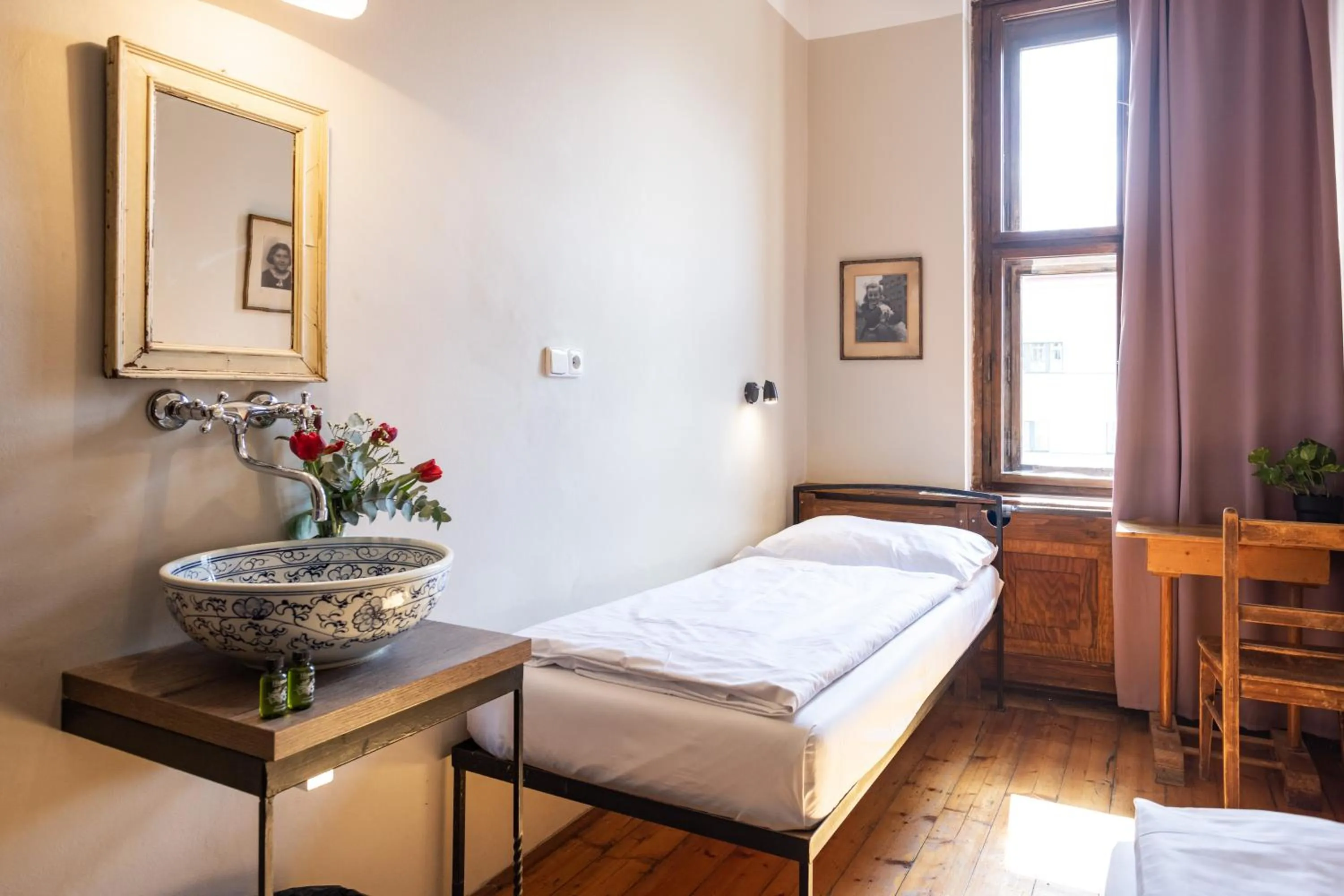 Bed in Sir Toby's Hostel