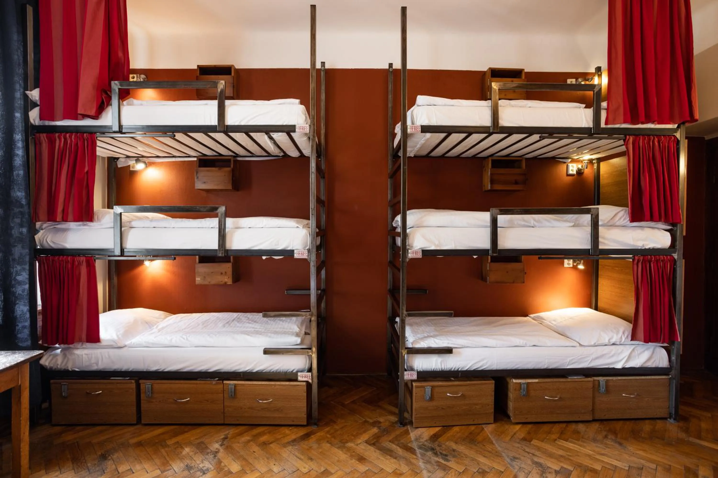 bunk bed, Bed in Sir Toby's Hostel