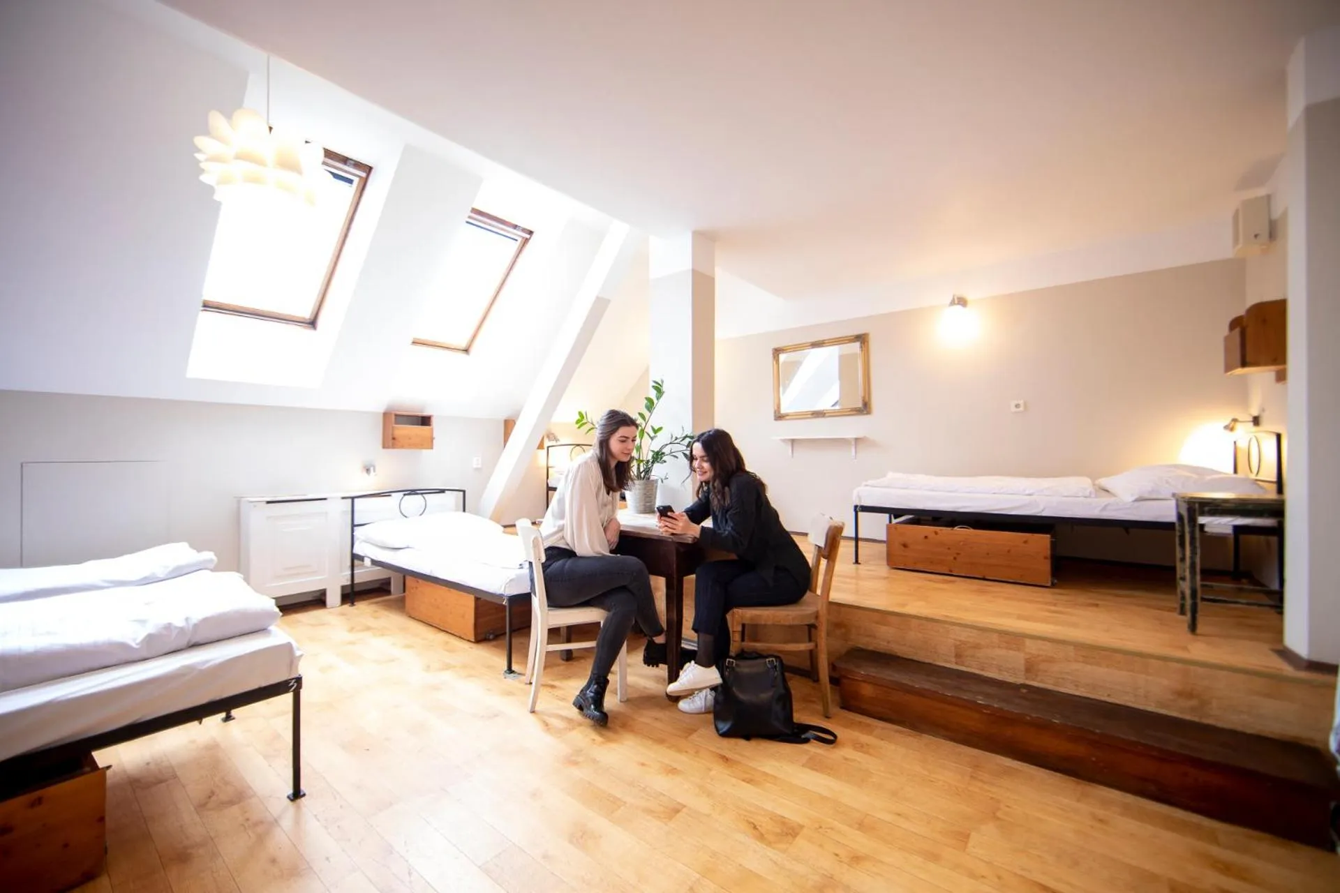 Bedroom, Bed in Sir Toby's Hostel