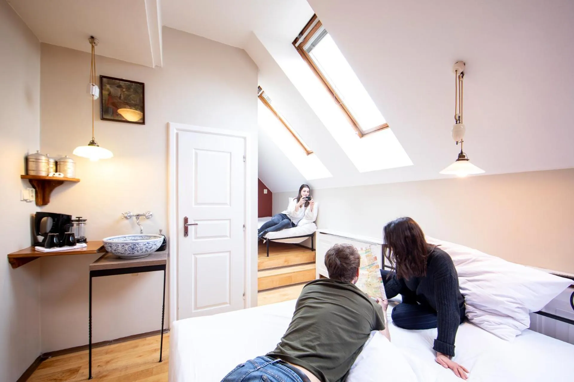 People, Bed in Sir Toby's Hostel