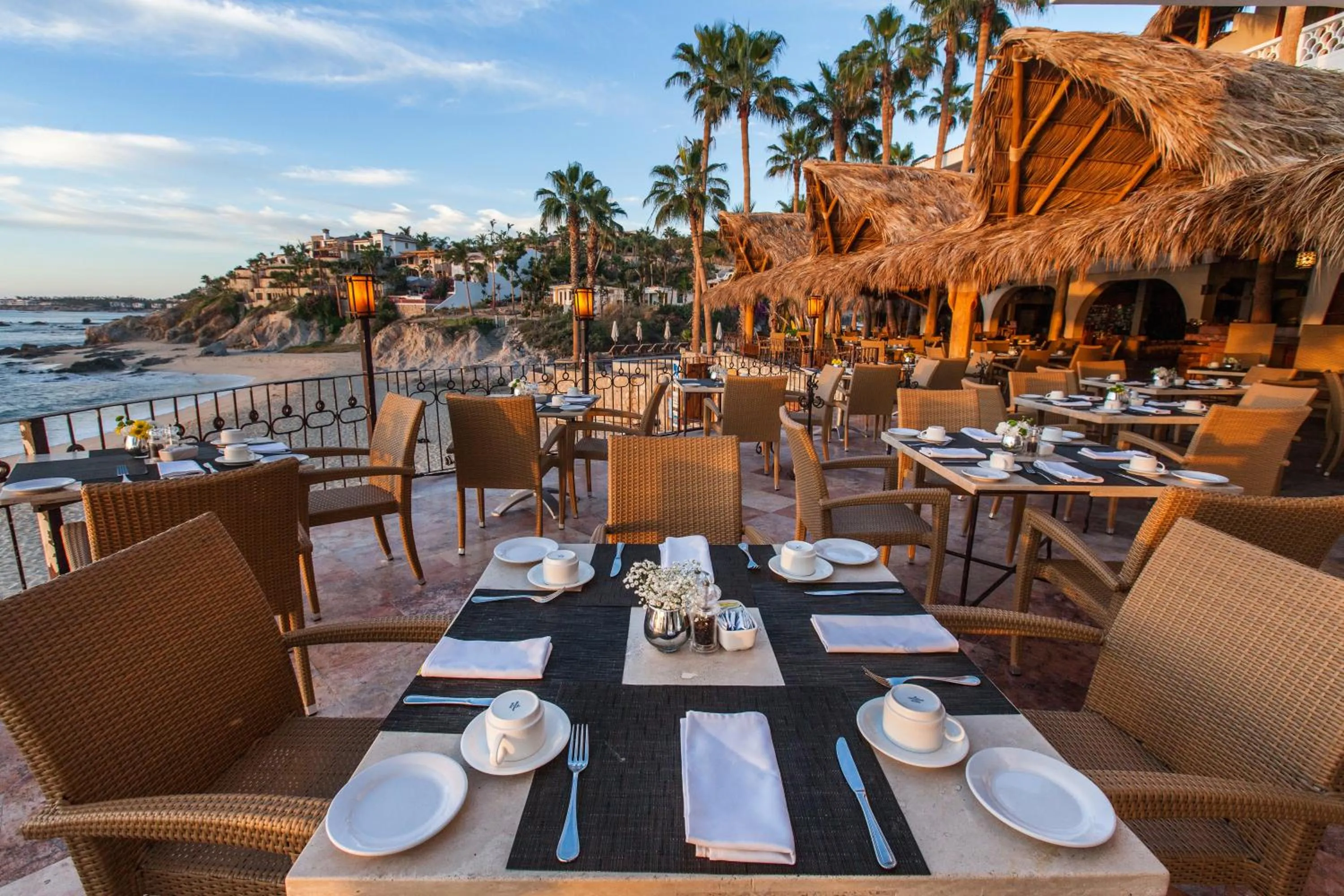 Restaurant/places to eat in Cabo Surf Hotel