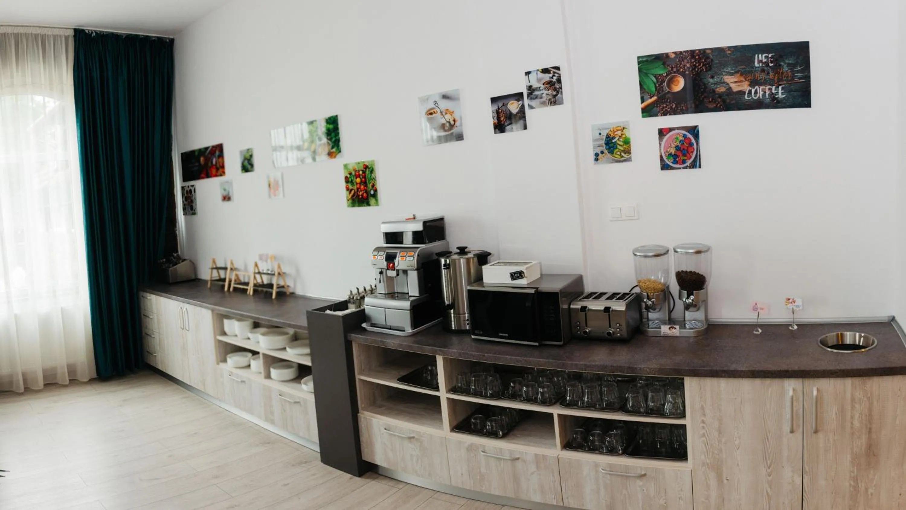 Breakfast in Vila Ursul Negru