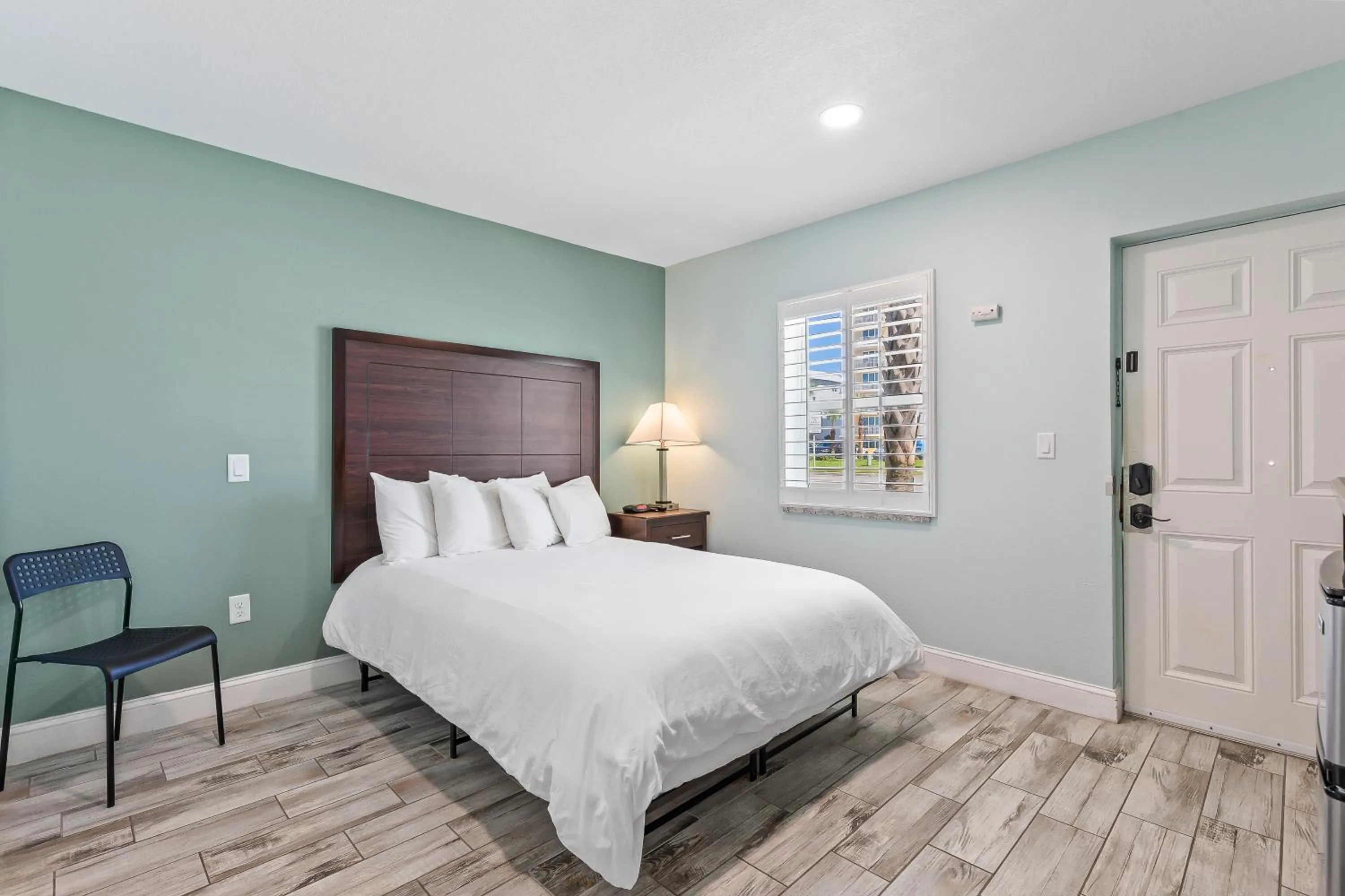 Bed in Atlantic Shores Motel