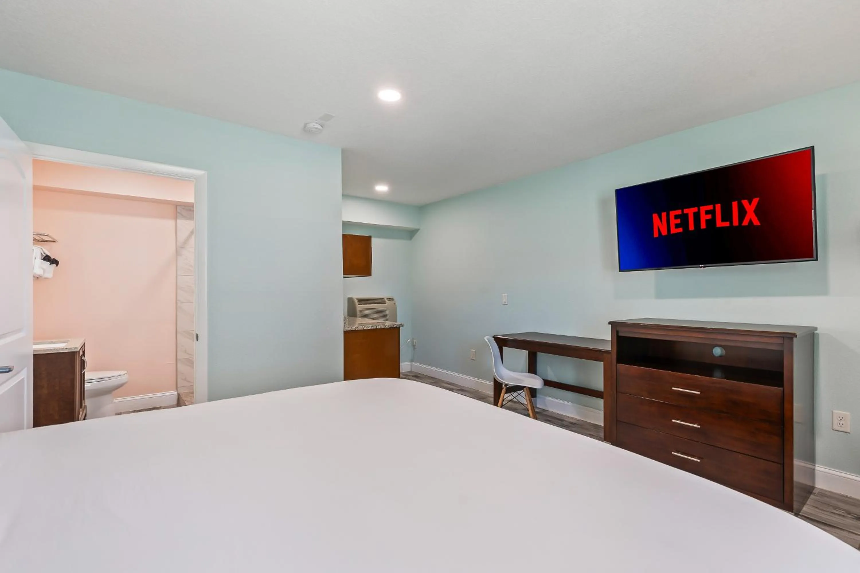 Bed in Atlantic Shores Motel