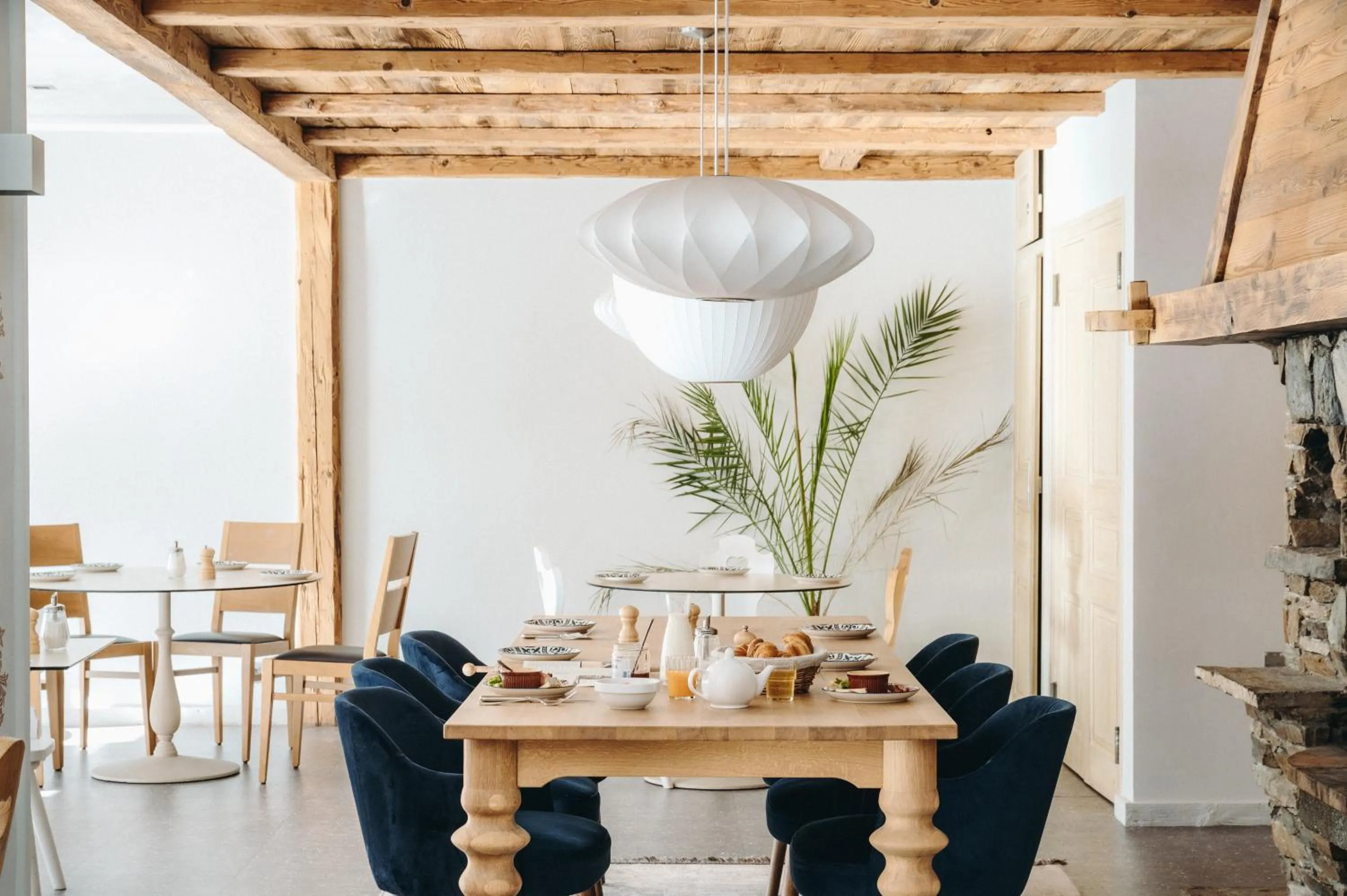 Continental breakfast in Hôtel des 2 Gares