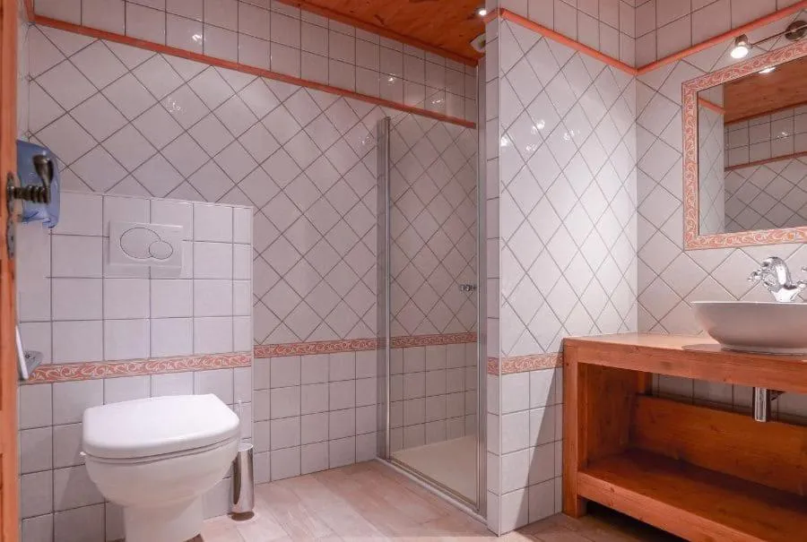 Shower in Hôtel des 2 Gares