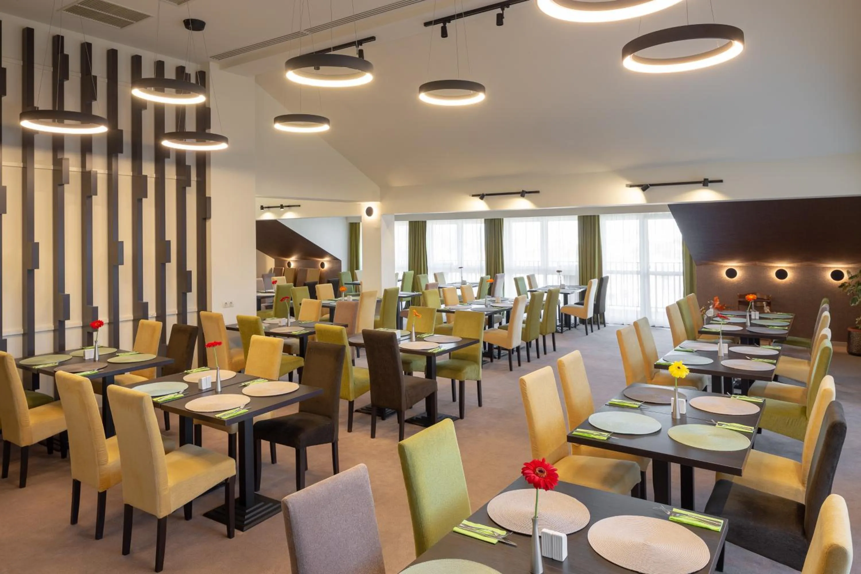 Restaurant/places to eat in Belfort Hotel
