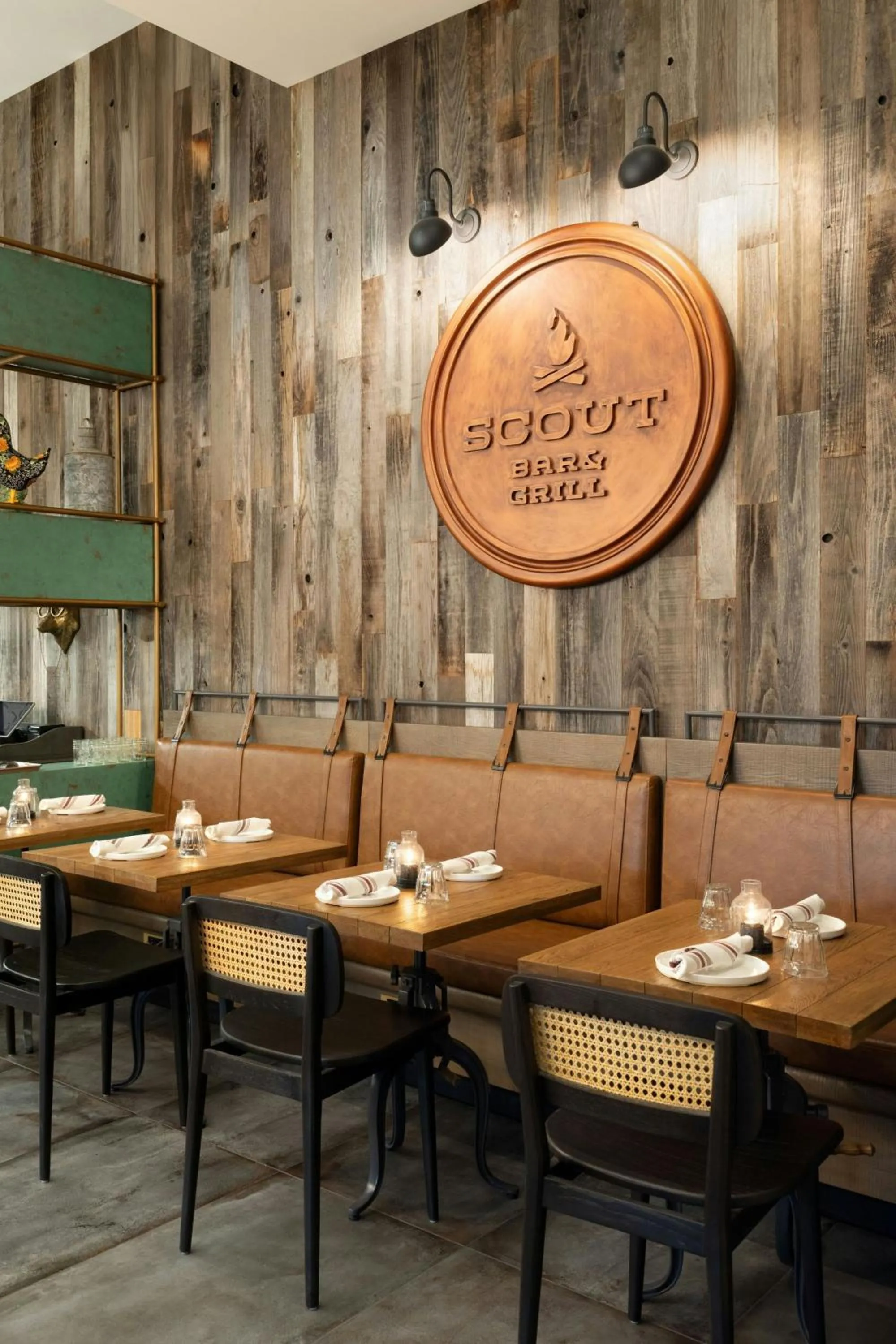 Lounge or bar in The Red Cliffs Lodge Zion, a Tribute Portfolio Hotel