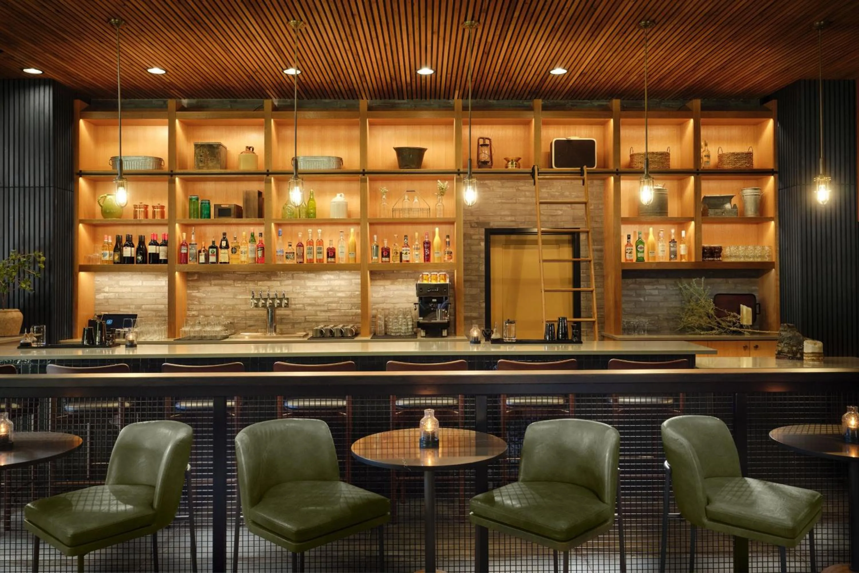 Lounge or bar in The Red Cliffs Lodge Zion, a Tribute Portfolio Hotel