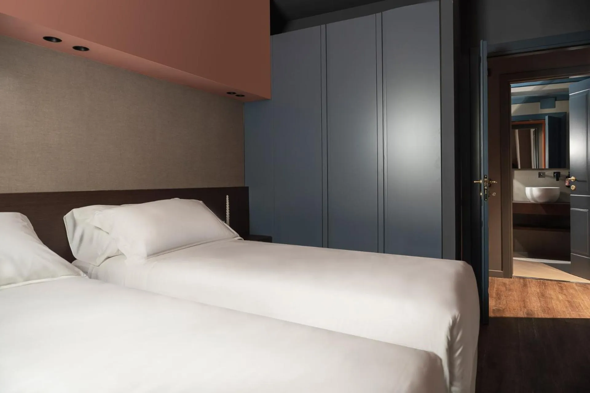 Photo of the whole room, Bed in Hotel Villa Eur