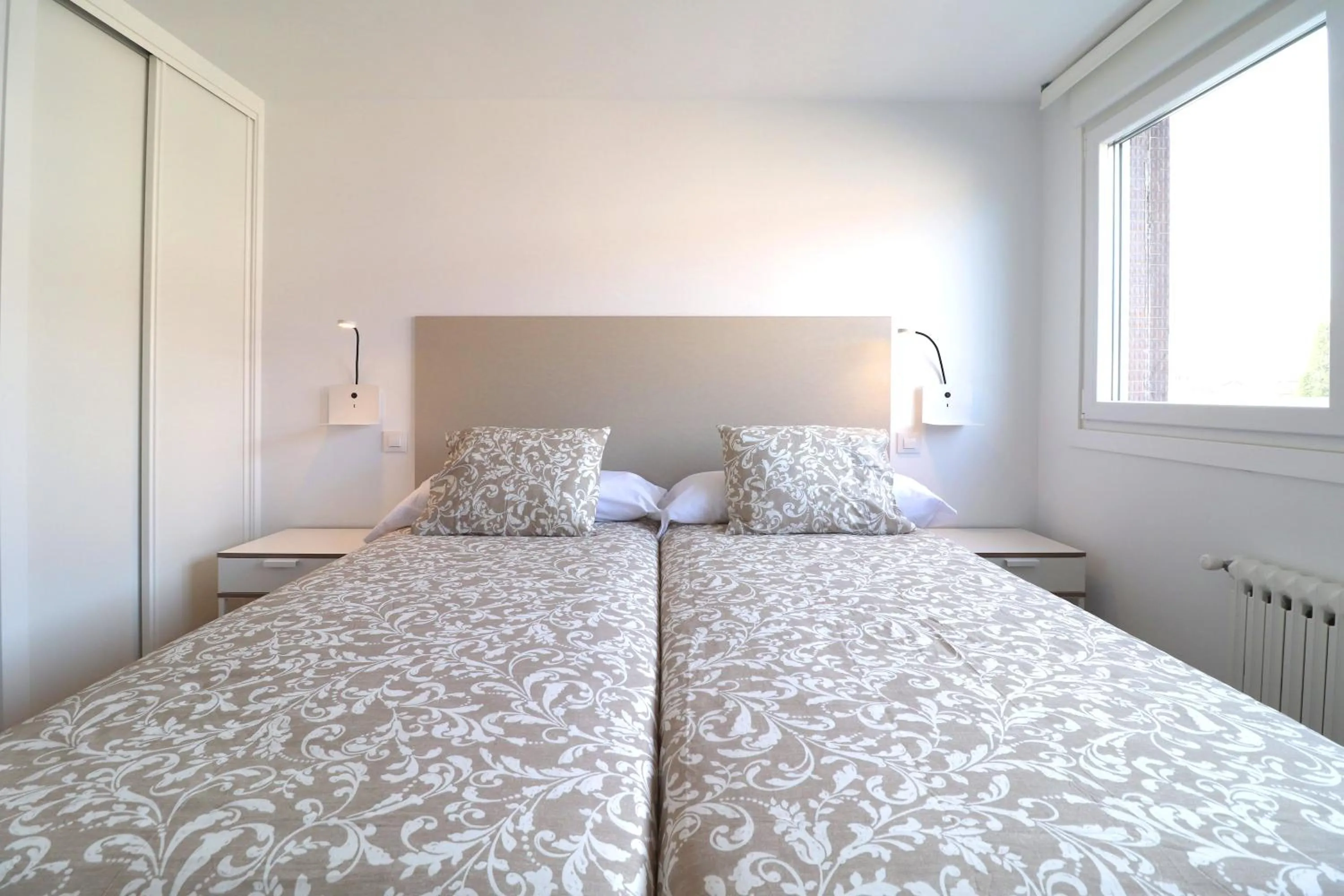 Bedroom, Bed in Estación de tren by Como en Casa