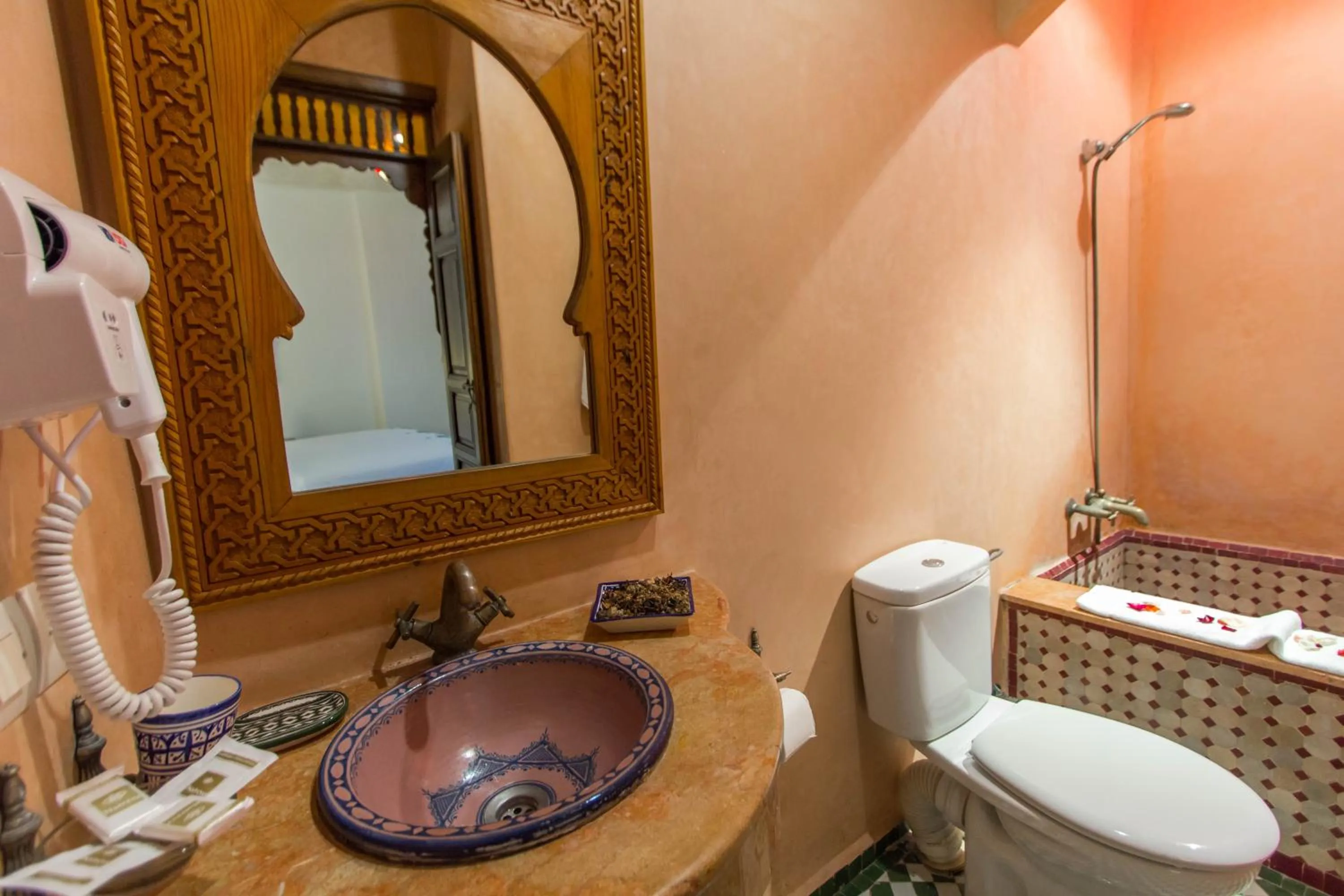 Bathroom in Dar Fes Medina Ziat